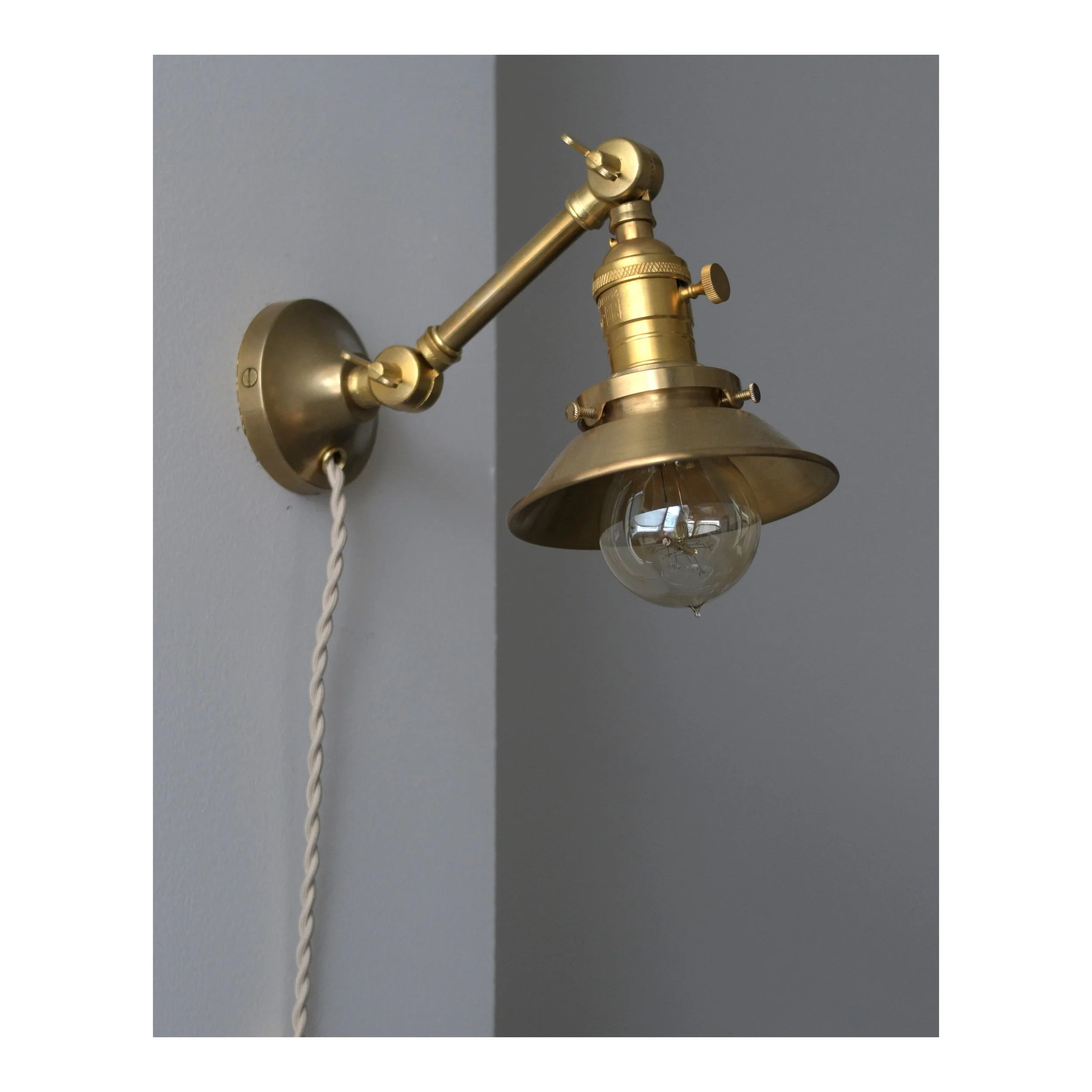 Articulating Arm Sconce - Brass