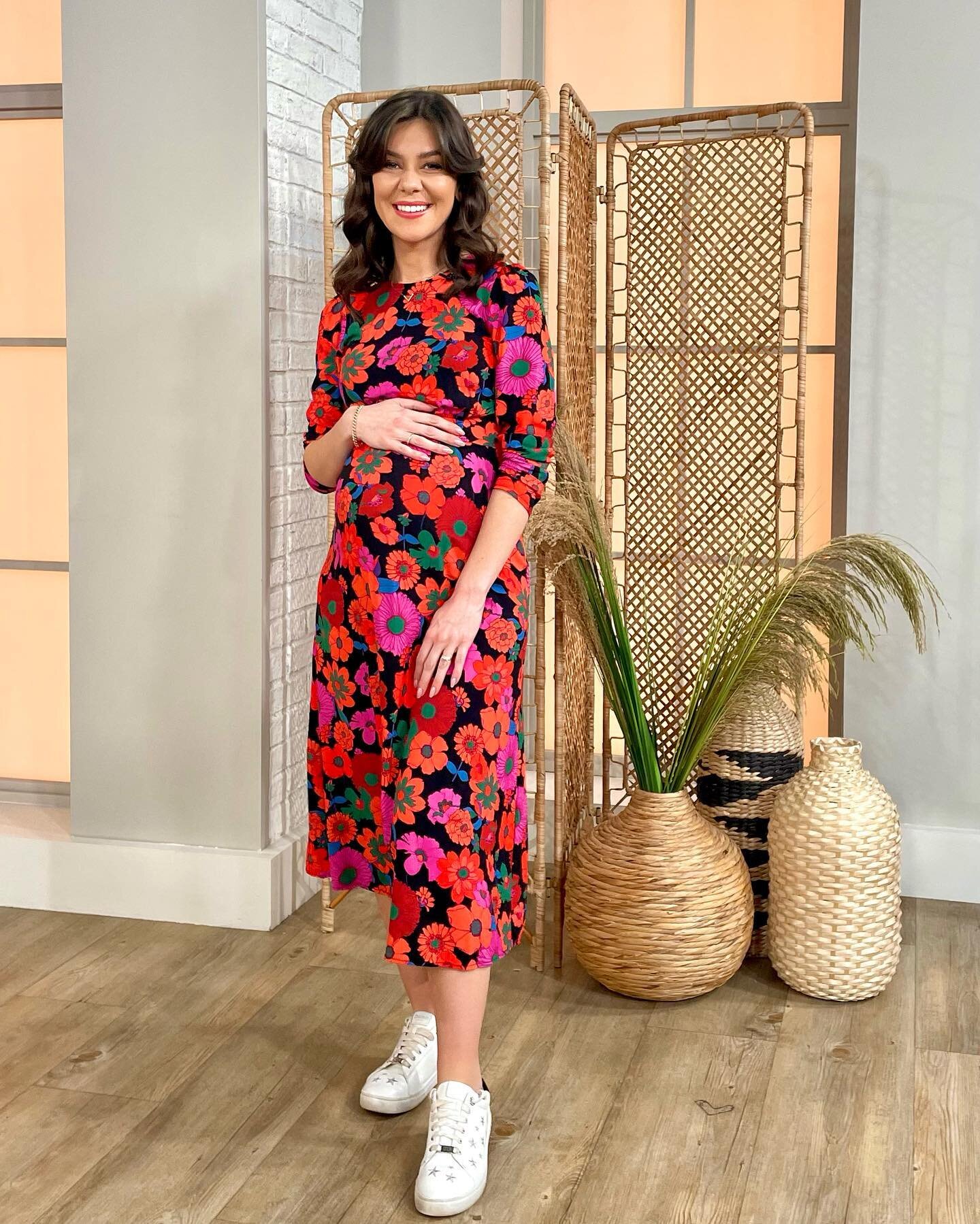 I&rsquo;ll be back on your screens tonight with two fabulous hours of haircare &amp; beauty at 6 &amp; 8pm on QVC 📺🛍️
See you there! 👋🏼