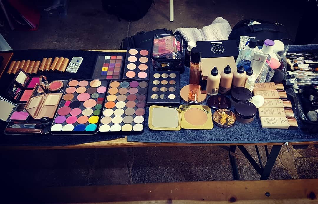 There's something very exciting in works stay tuned 🤗

Sample of my makeup collection ❤💄
.
.
.
 #photoshoot #makeup #makeupbrushes #makeupartistworldwide #makeupchair #makeuptransformations #magazine #video #photographer #photo #makeupcollection #b