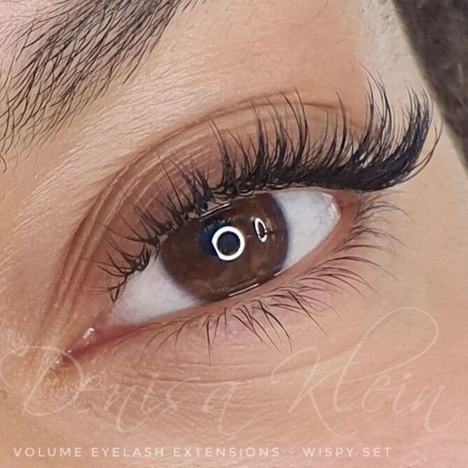 Beautiful wispy natural looking volume eyelash extensions 💕

⏰ Time: around 2.5 - 3 hours hours
🧴 Product Nouveau SVS lashes --------
💰 Price &pound;85_________________________
📌 Patch test 48 hours prior treatment 
💌 DM me for more info________