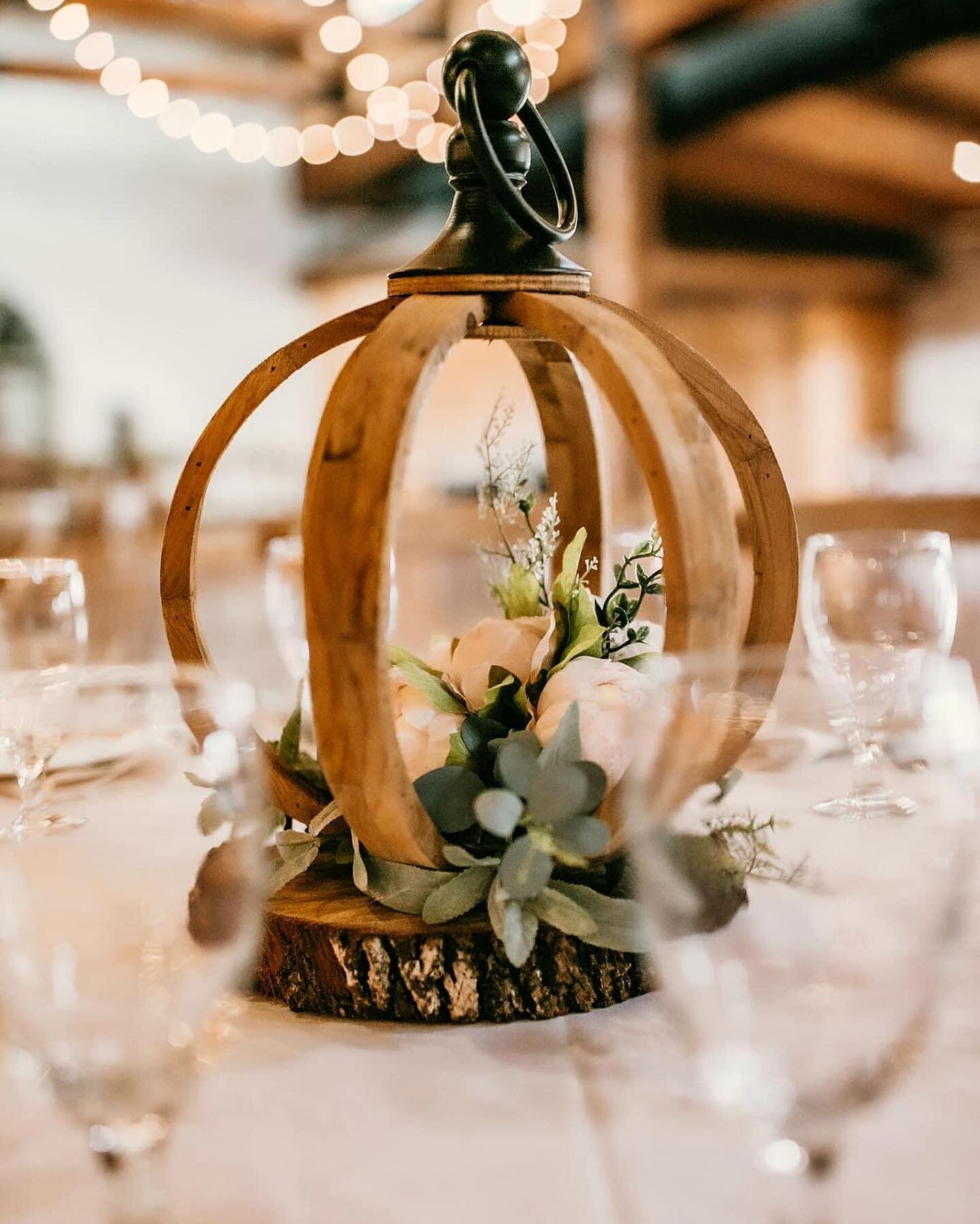 Attention to detail is |everything|🌿
I had so much fun decorating and helping create Christina &amp; Neal&rsquo;s dream day. It couldn&rsquo;t have happened without all the incredible vendors. I would never try to take all the credit. From Christina