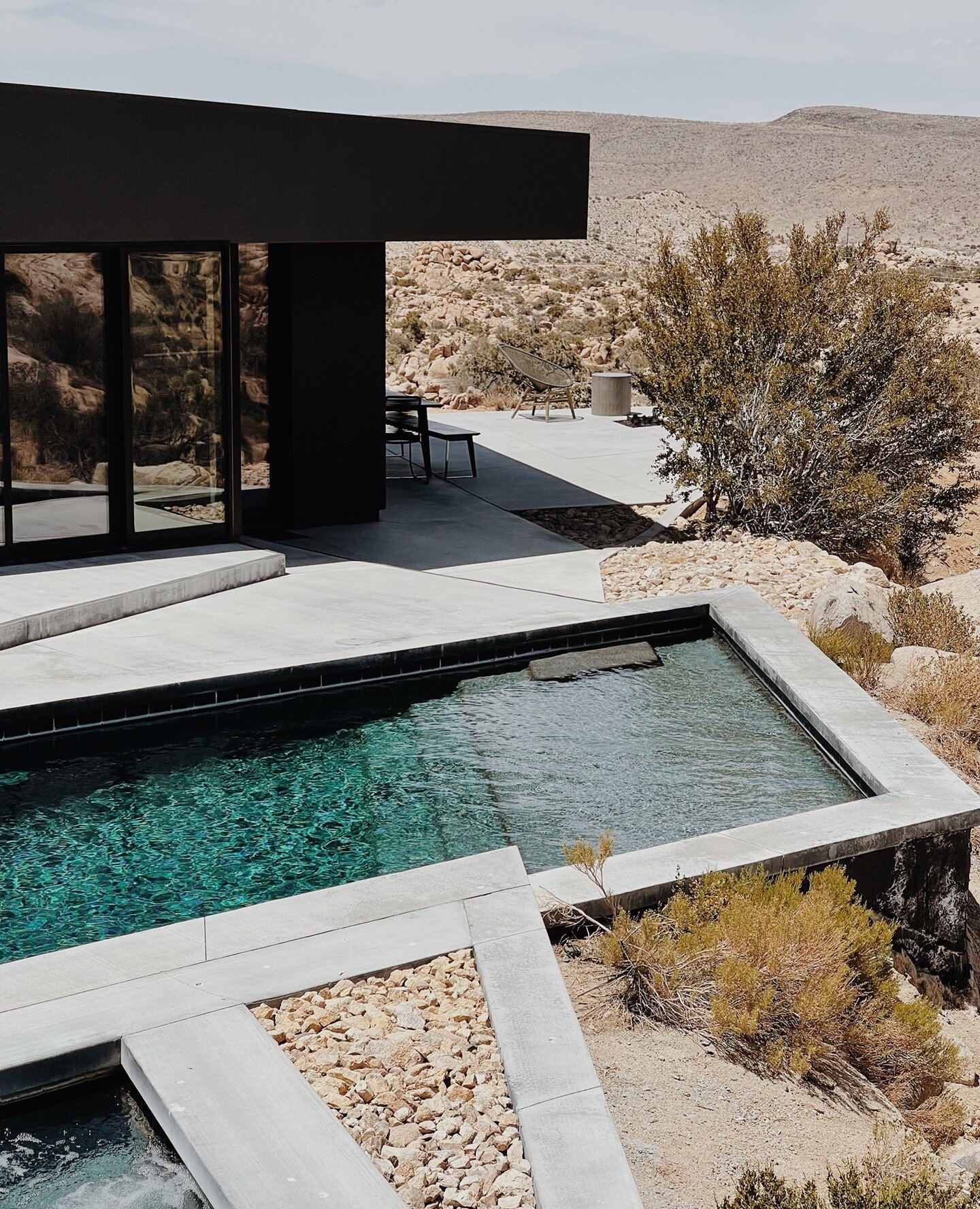 An epic summer escape. Book your stay at Black Desert House &mdash; link in bio.⁠
photo &mdash; @nathanmmueller⁠
#BlackDesertHouse #HomesteadModern