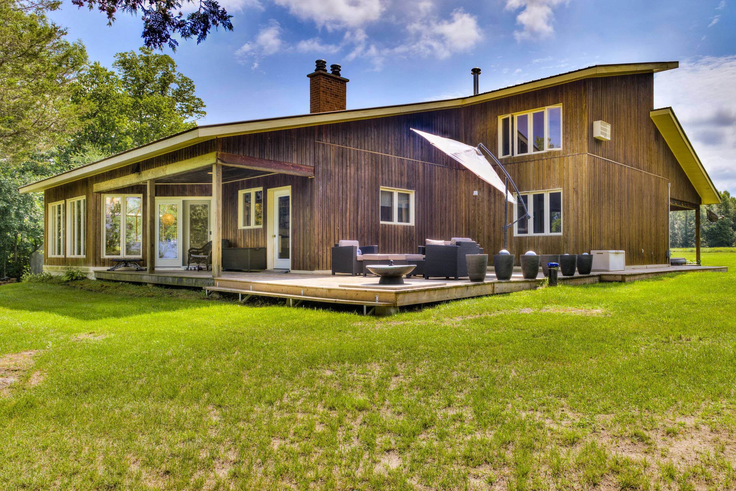 592 Lyndhurst-7.JPG