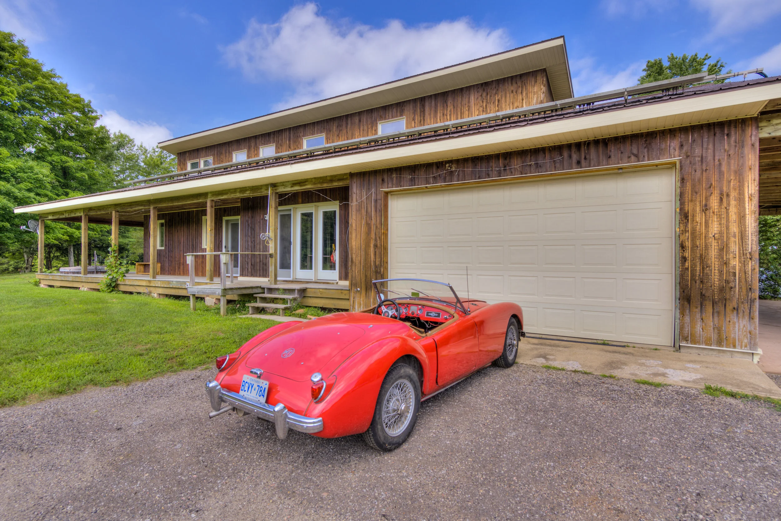 592 Lyndhurst-15.JPG