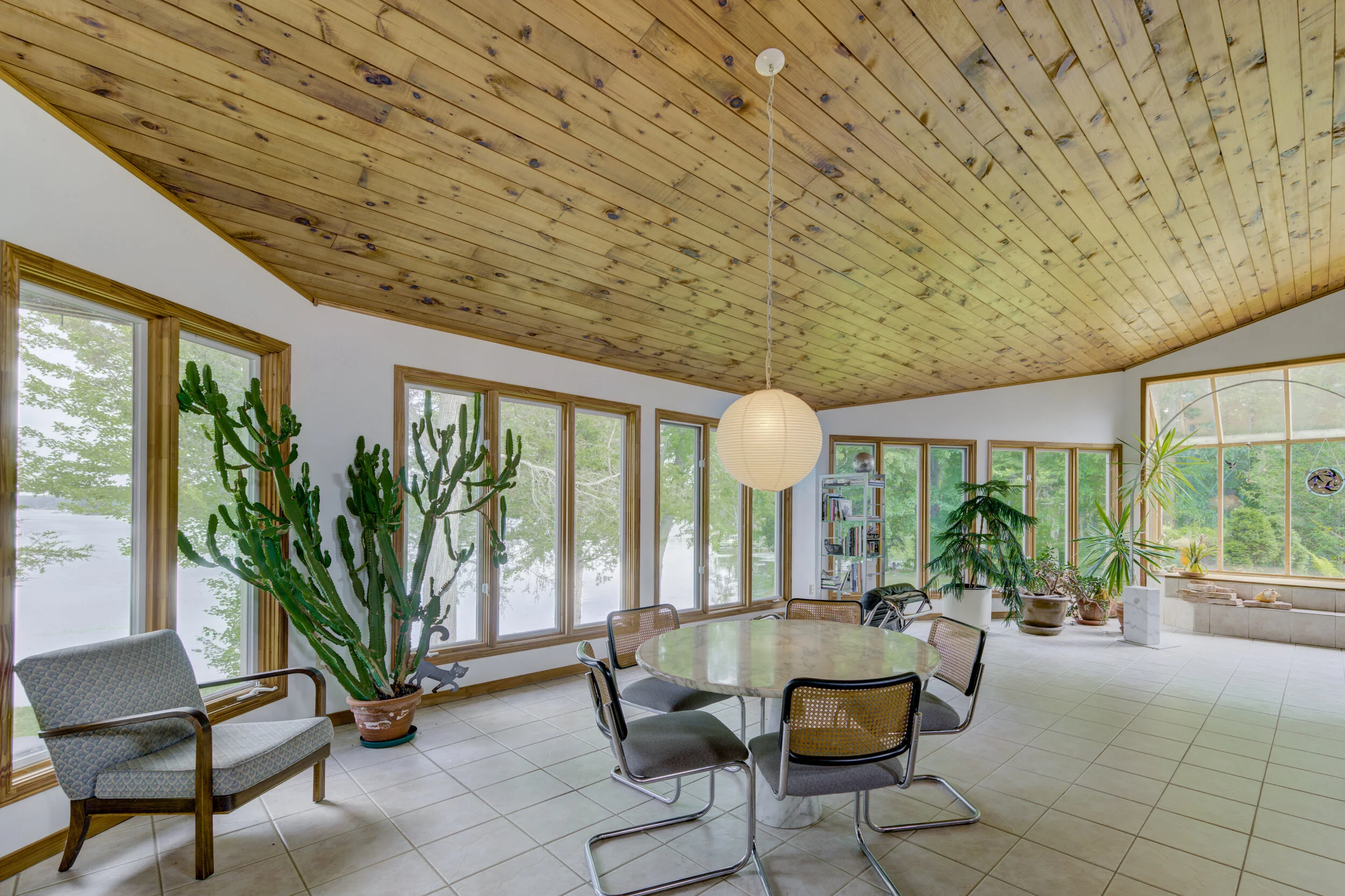 592 Lyndhurst-20.JPG