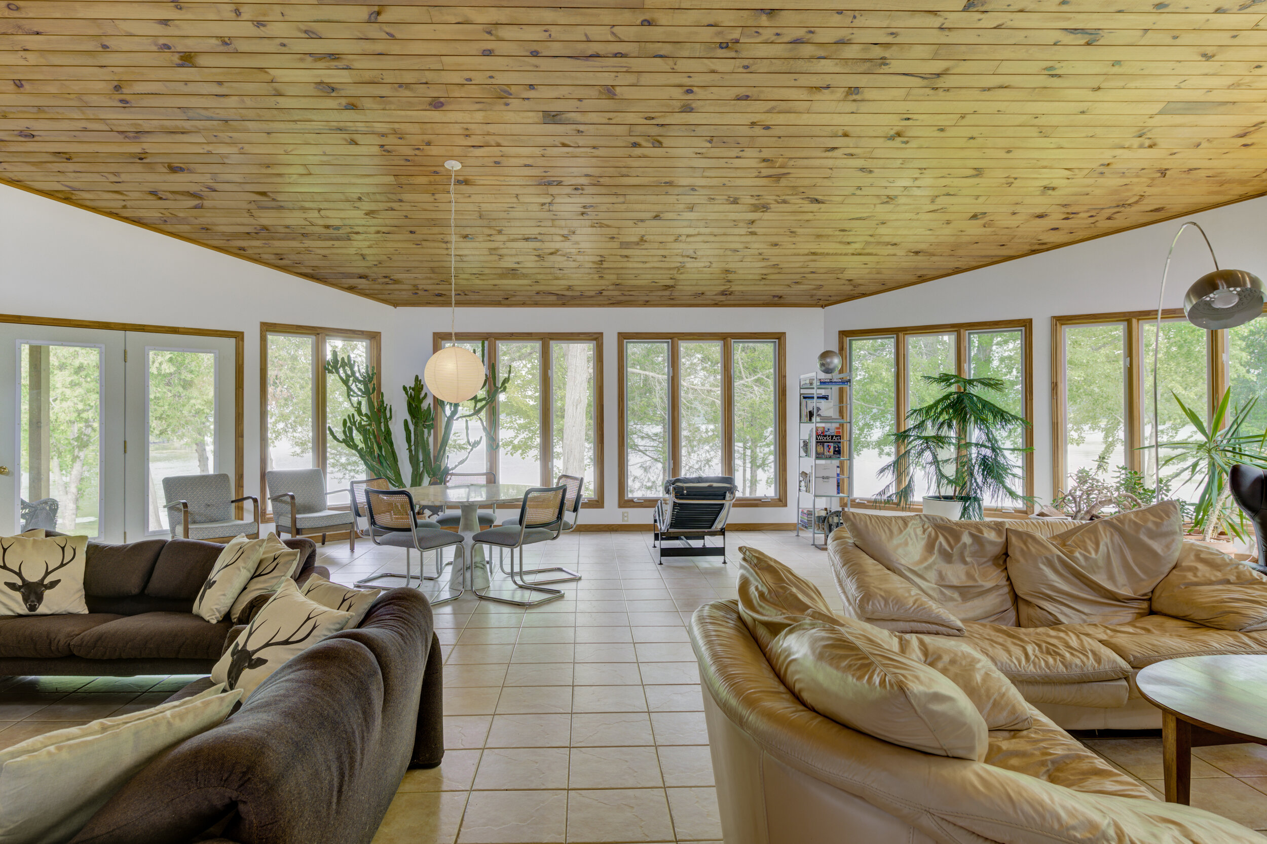592 Lyndhurst-22.JPG