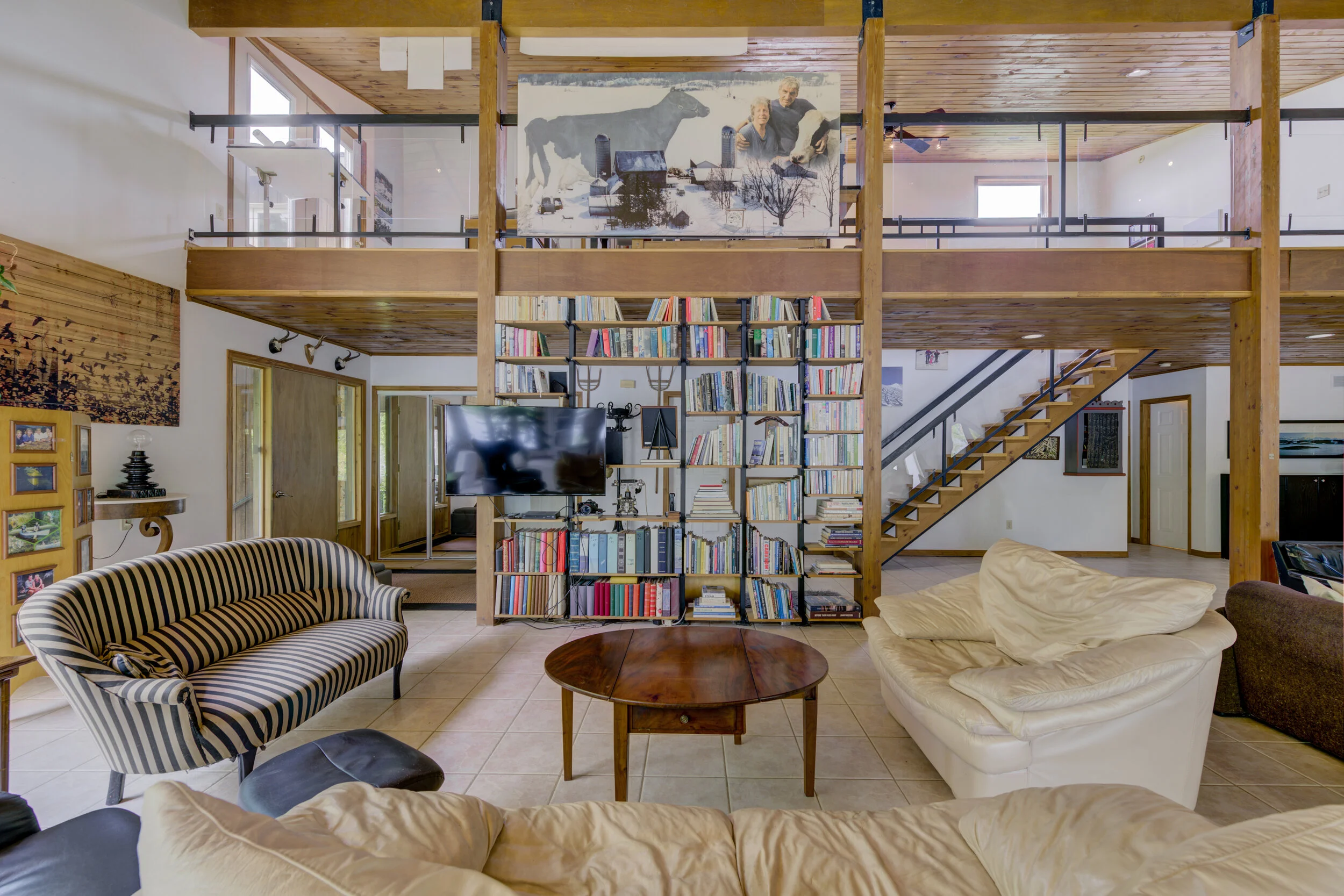 592 Lyndhurst-33.JPG