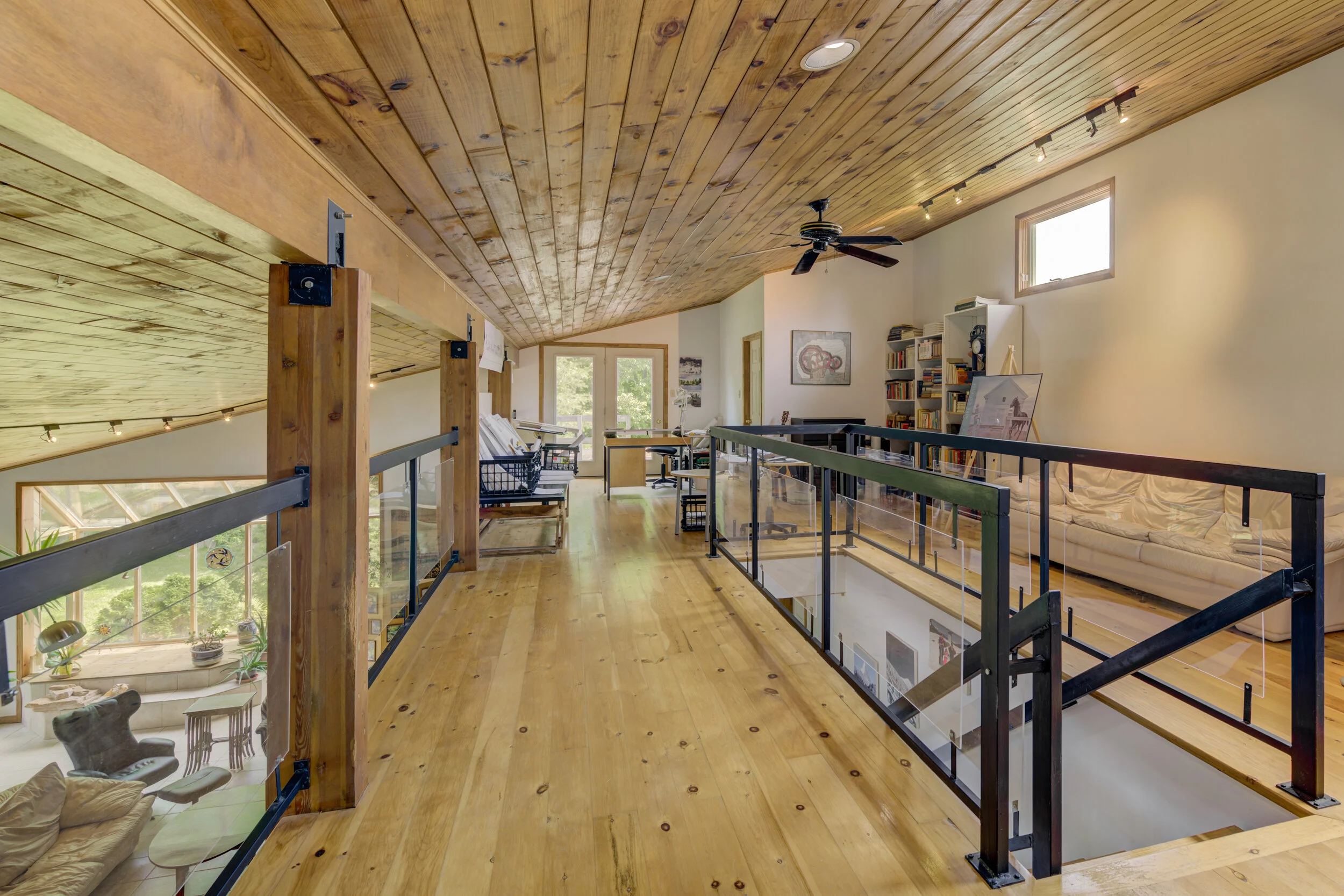 592 Lyndhurst-38.JPG