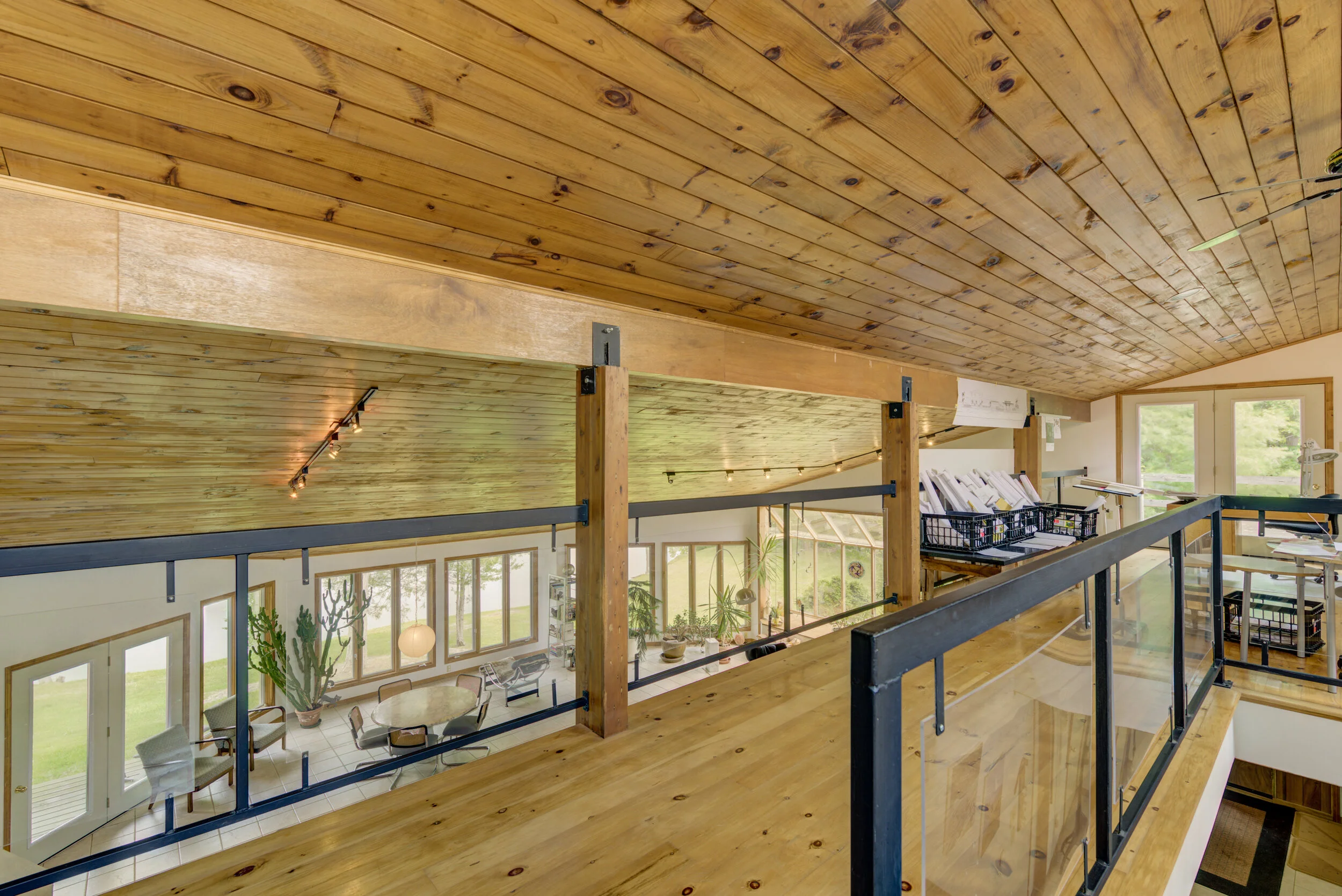 592 Lyndhurst-39.JPG