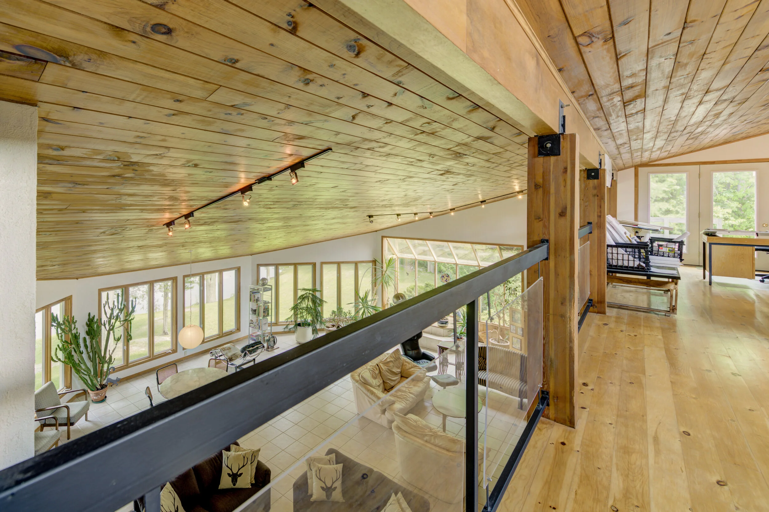 592 Lyndhurst-37.JPG