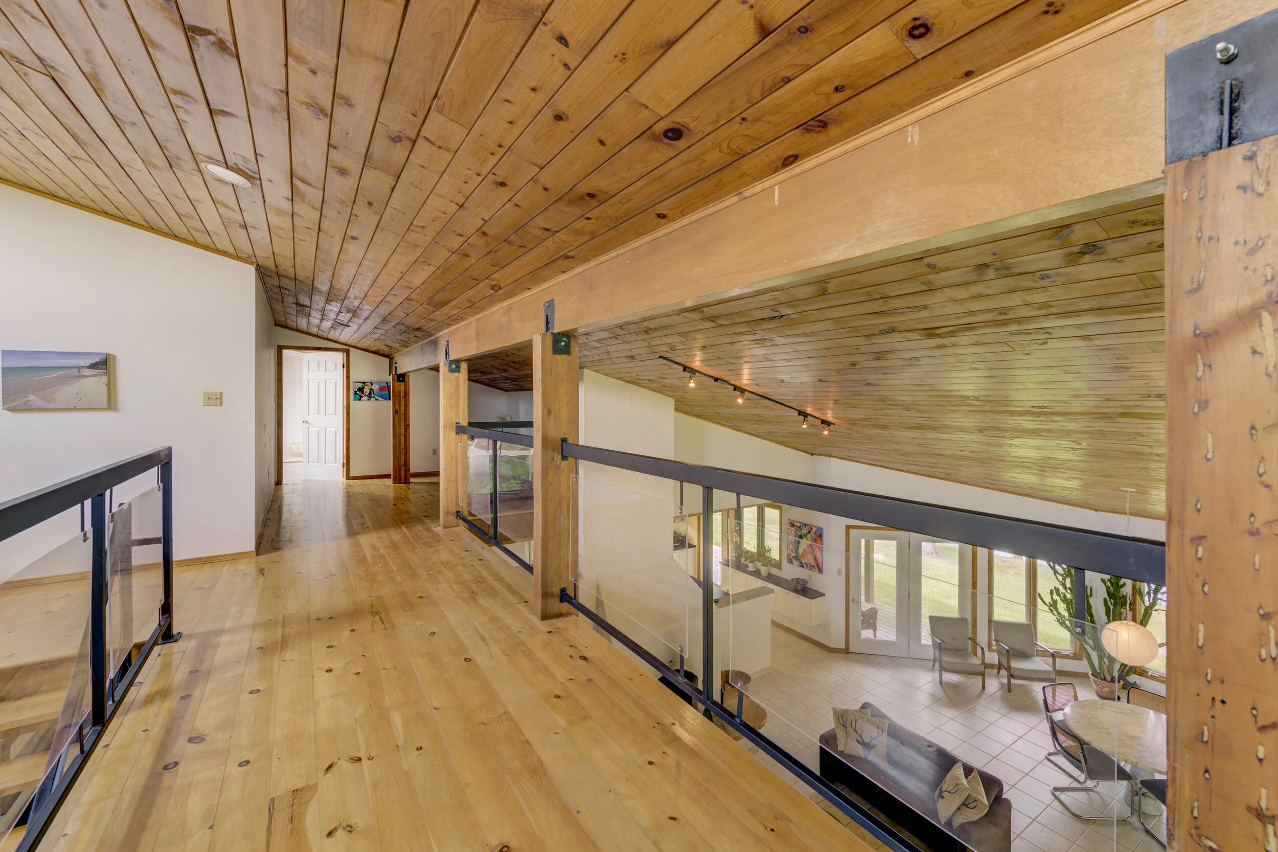 592 Lyndhurst-40.JPG