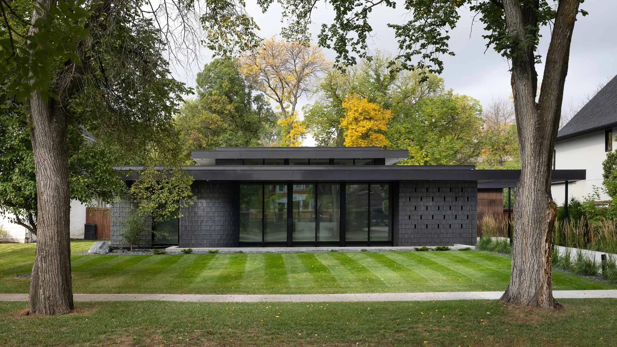 210Lamont-ext-13004.jpg