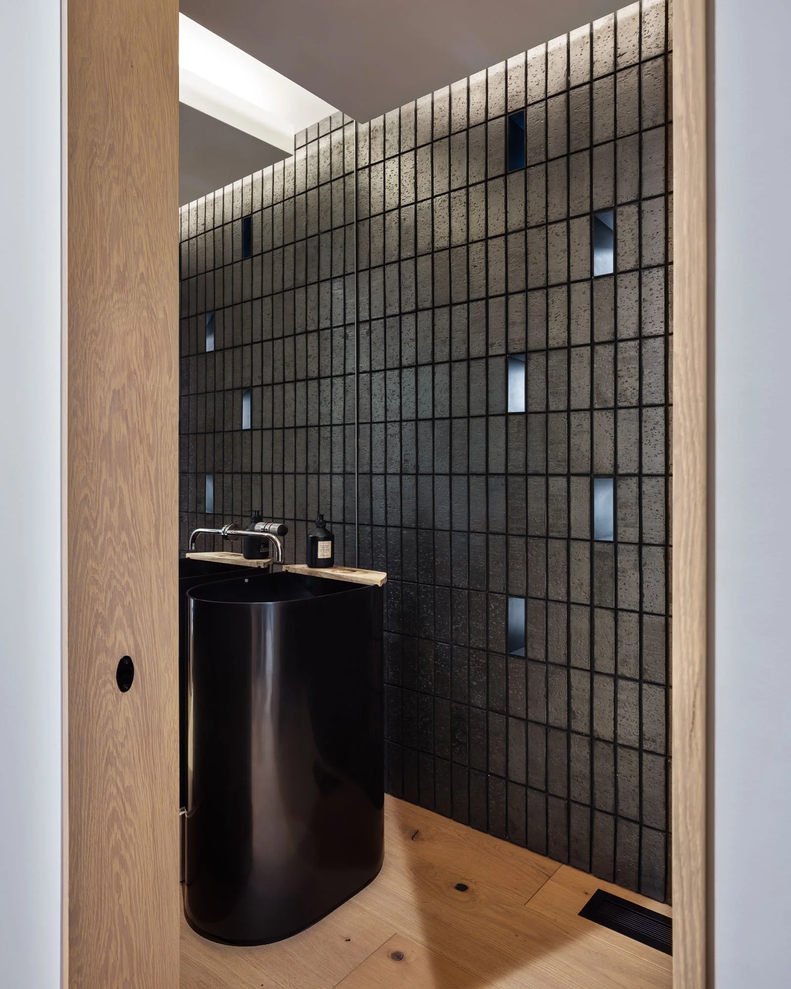 210Lamont-int-13187.jpg