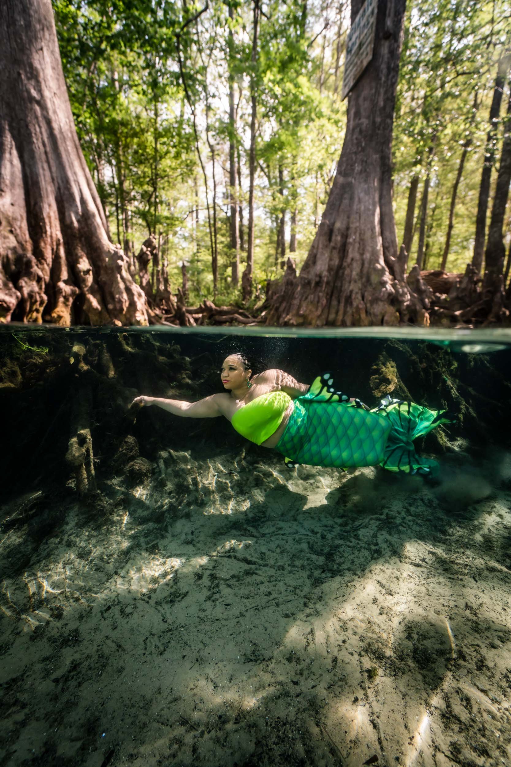 Underwater photo of mermaid Yasmine
