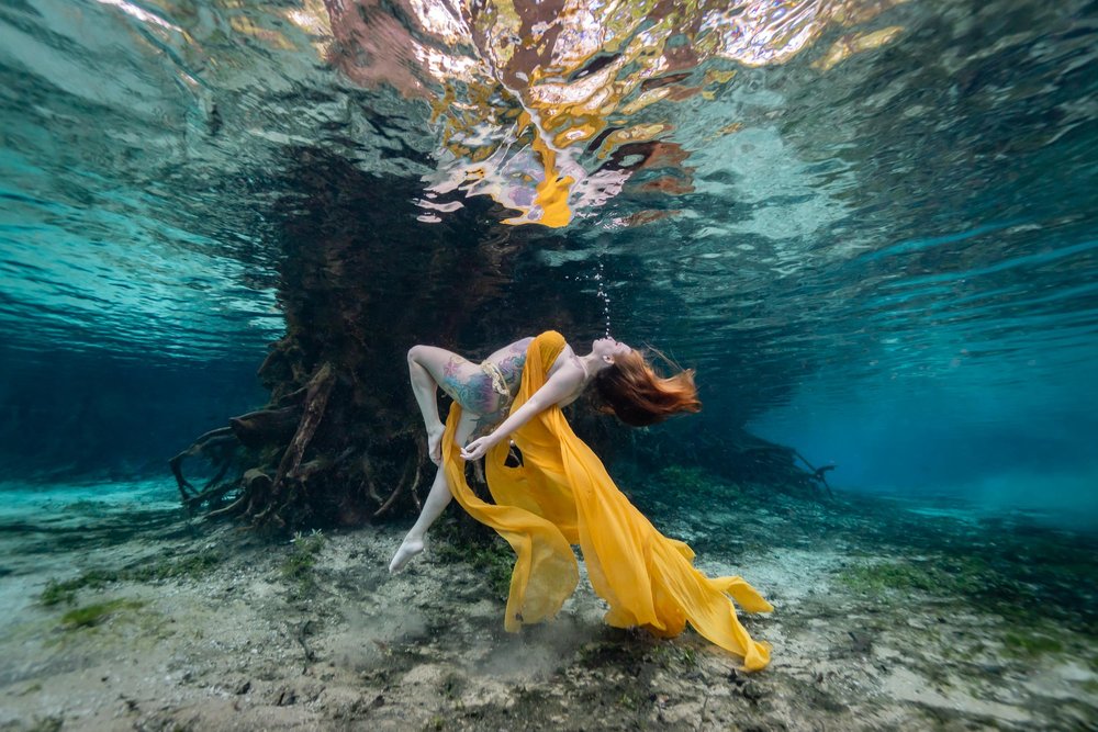 Underwater model Aimee