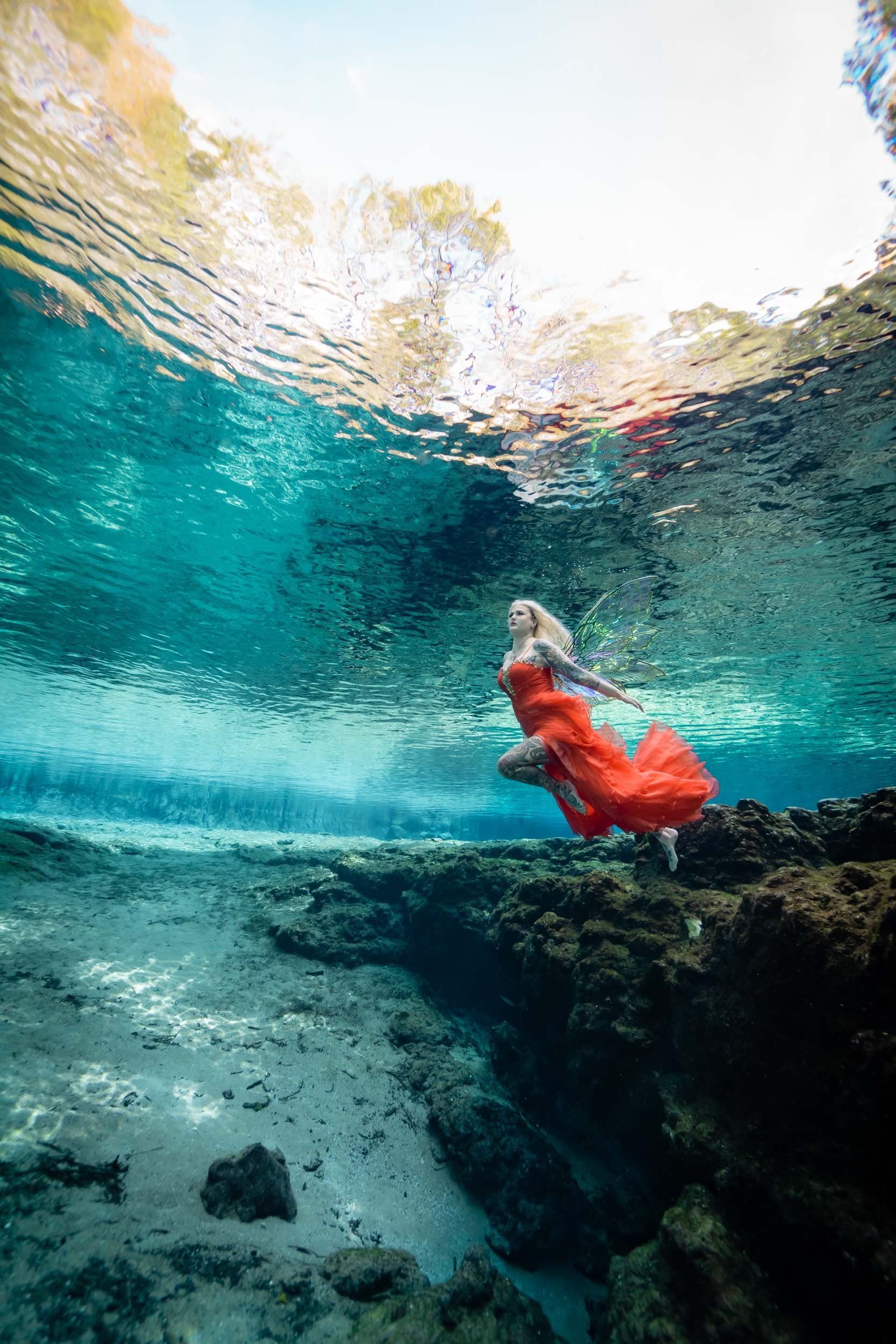 Underwater portrait of underwater model Luna