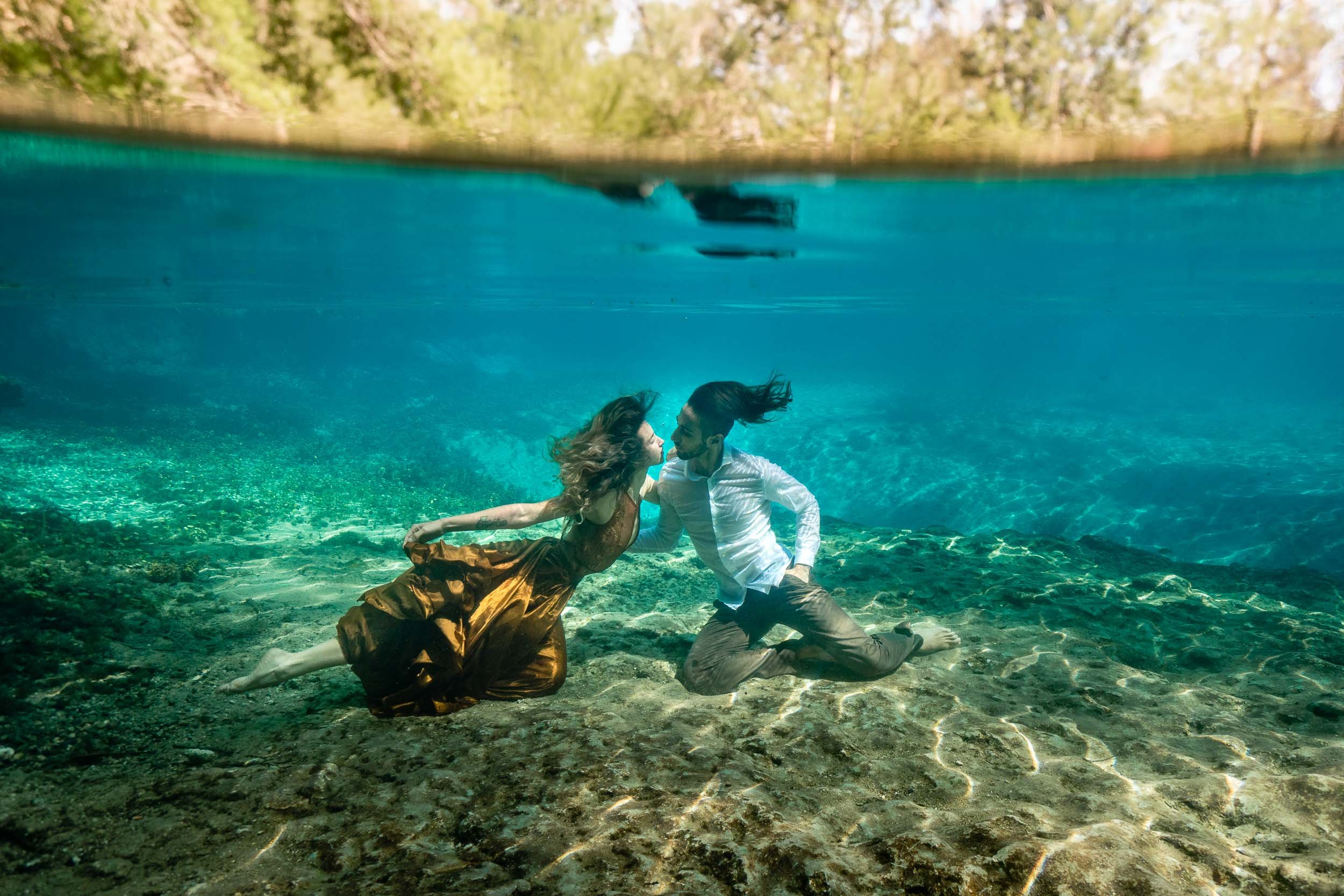 underwater-couple.jpg
