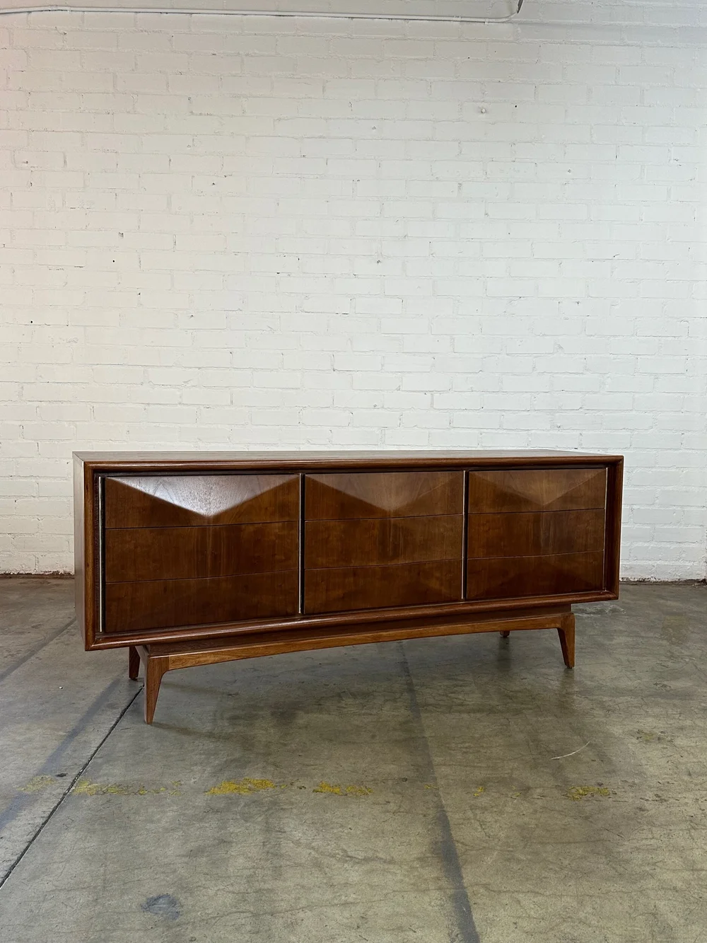 United diamond cheap front dresser