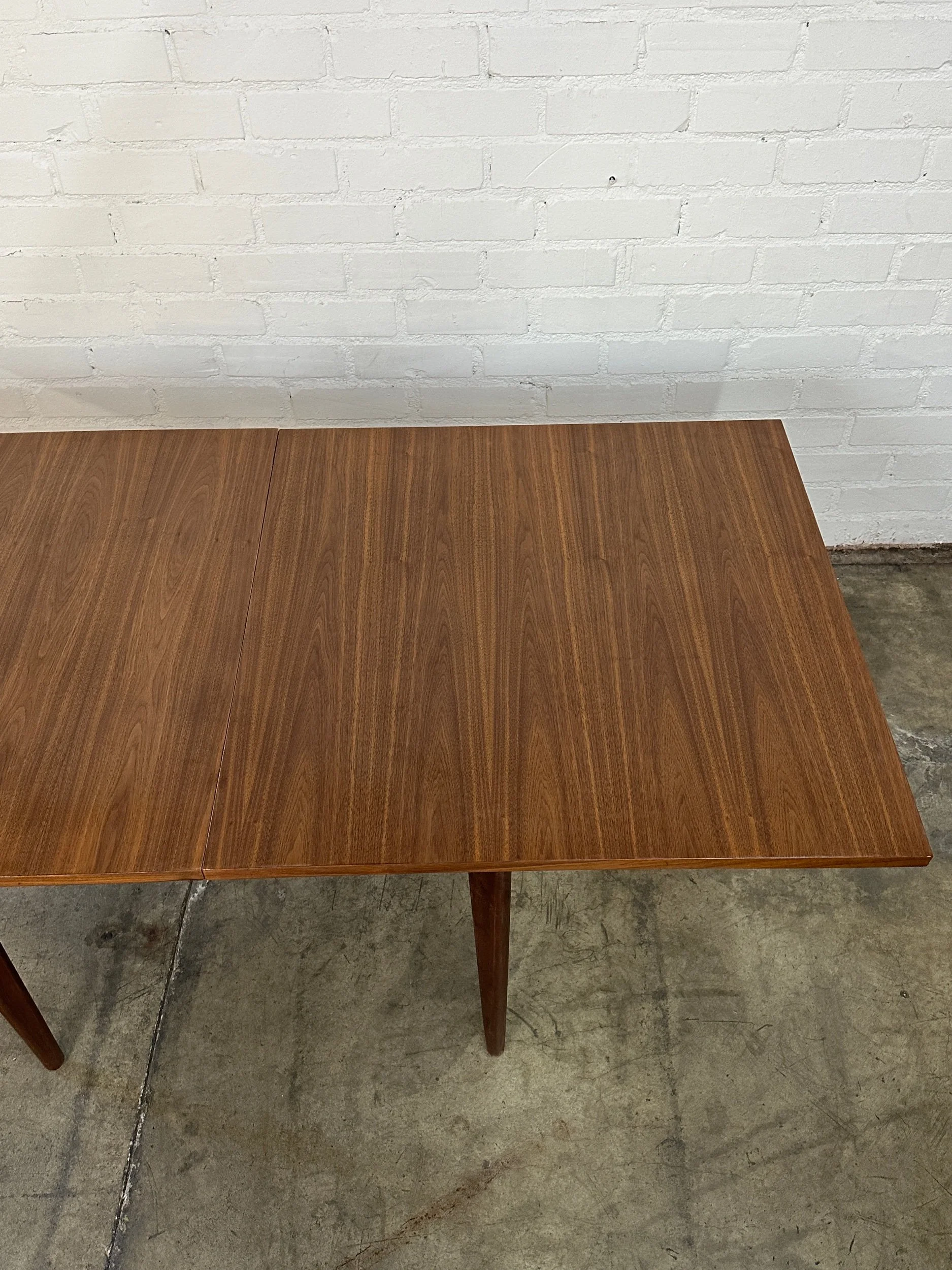 Dug trio table in maple — VINTAGE ON POINT