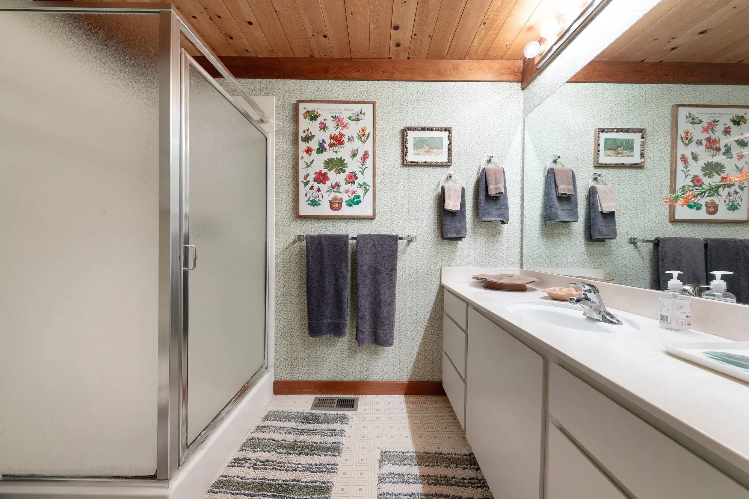 3600 N Lake Blvd Unit 65 Tahoe-print-021-018-Interior-3274x2184-300dpi.jpg