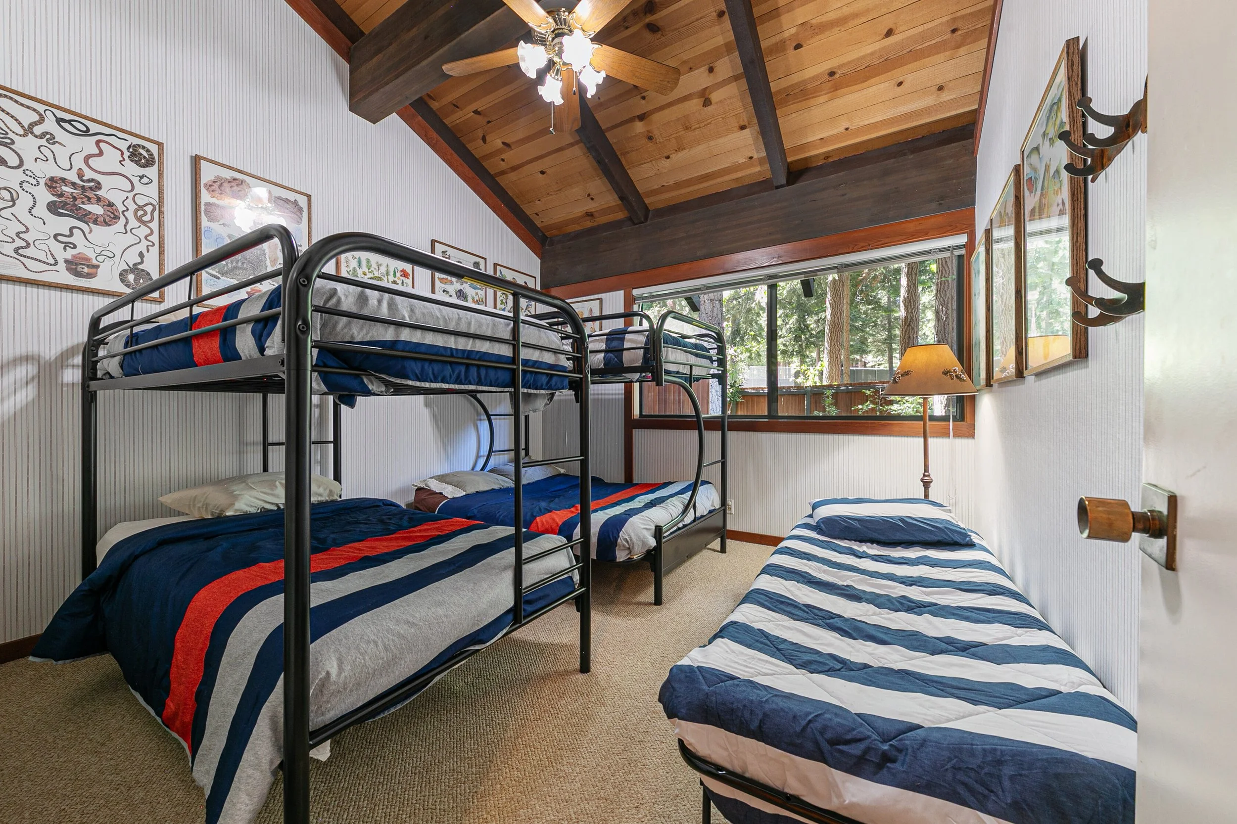 3600 N Lake Blvd Unit 65 Tahoe-print-022-020-Interior-3361x2240-300dpi.jpg