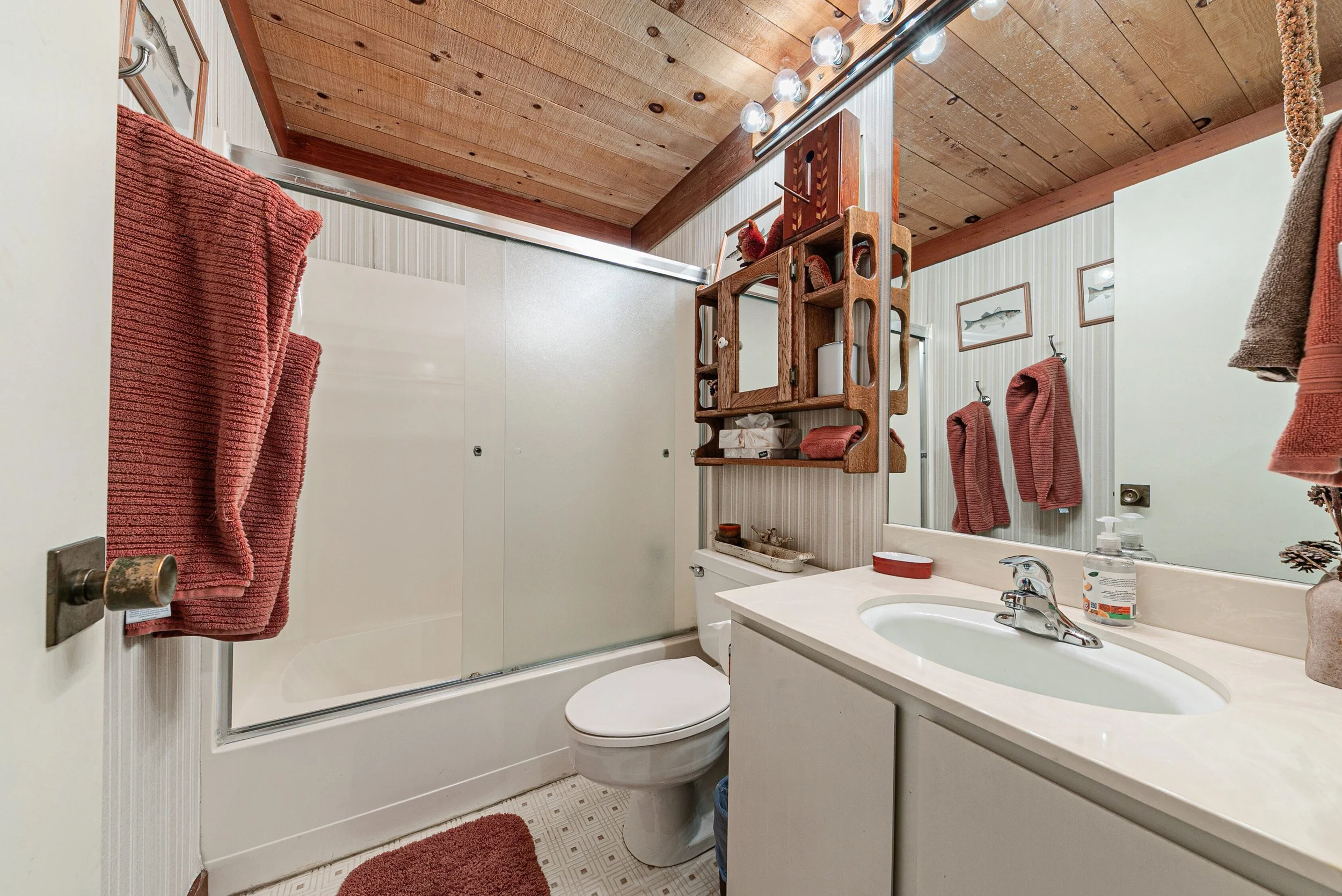 3600 N Lake Blvd Unit 65 Tahoe-print-024-022-Interior-3365x2246-300dpi.jpg