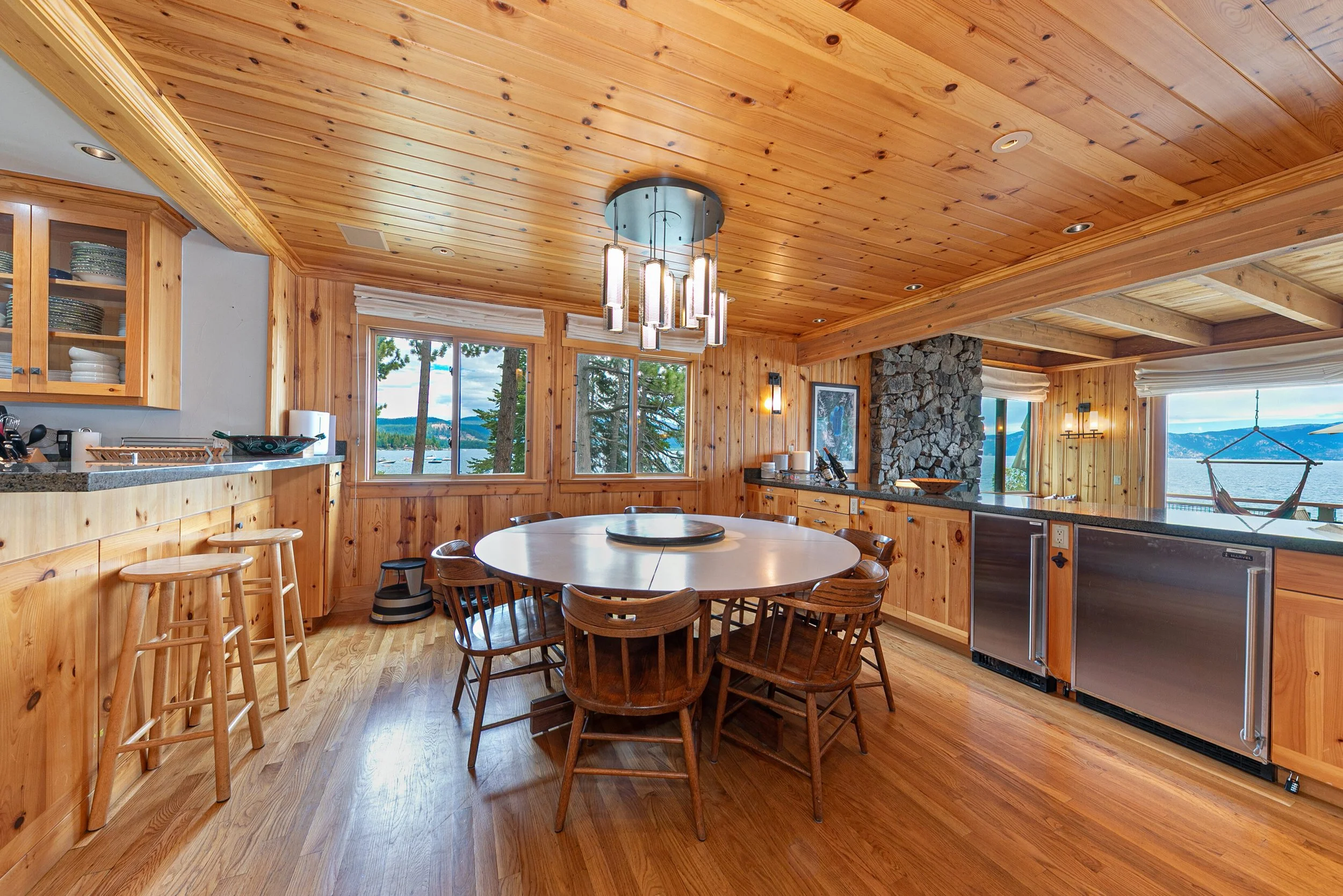 3600 N Lake Blvd Apt 38 Tahoe-print-003-004-Interior-3289x2195-300dpi.jpg