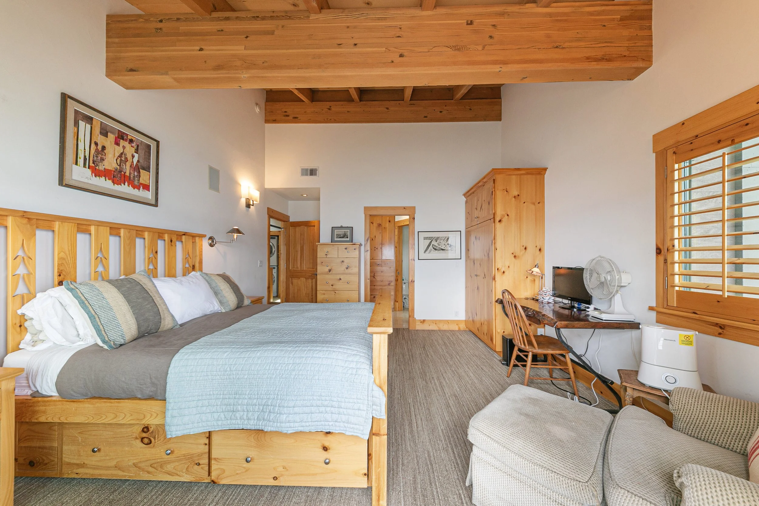 3600 N Lake Blvd Apt 38 Tahoe-print-028-023-Interior-3360x2240-300dpi.jpg
