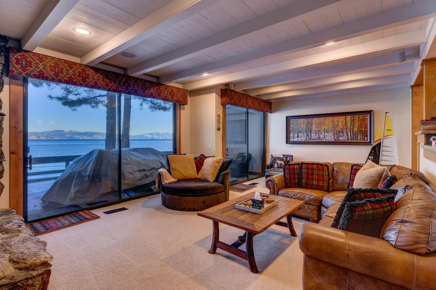3600+N+Lake+Blvd+112+Tahoe-large-004-006-Living+Room-1500x1000-72dpi.webp