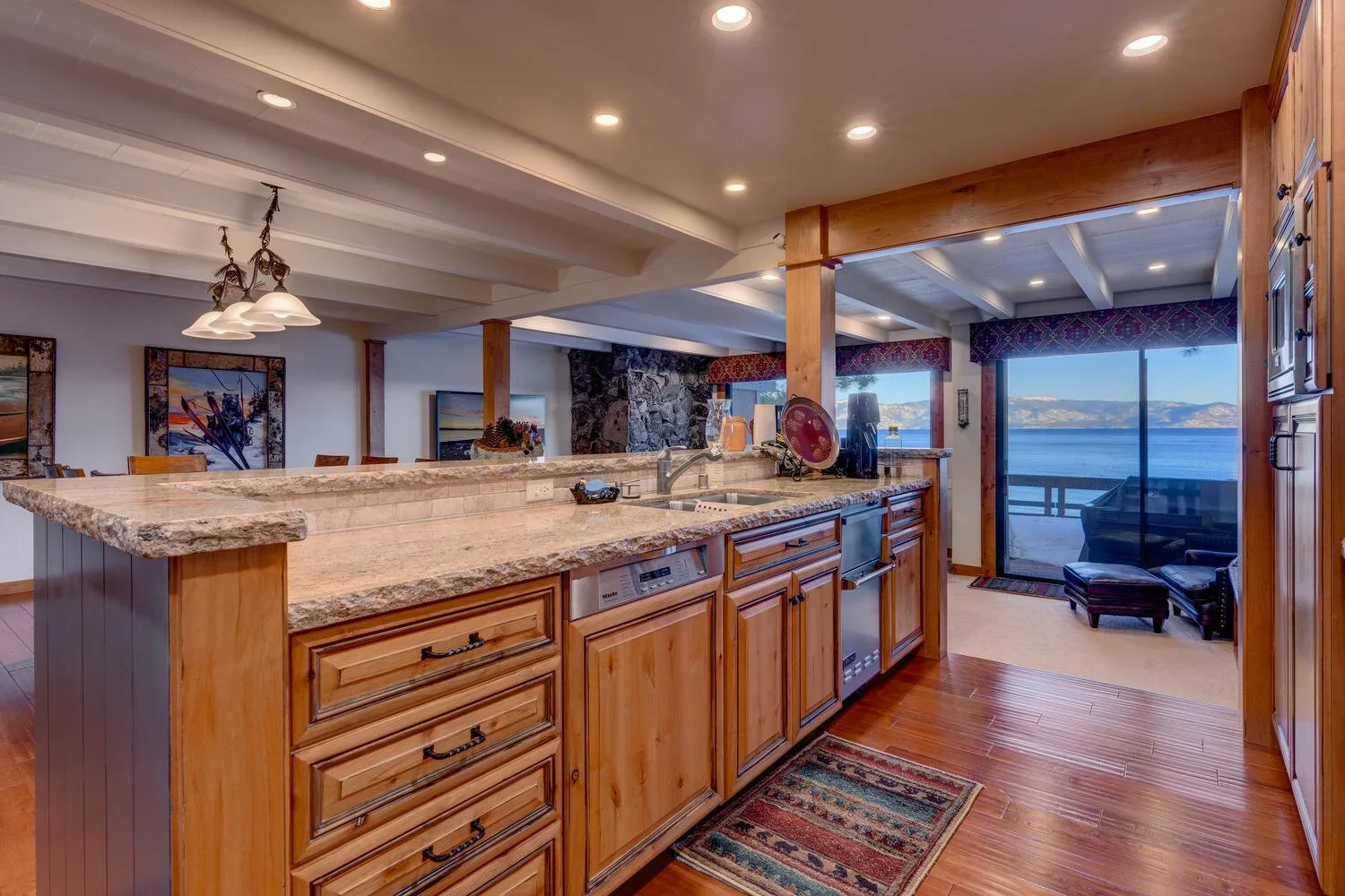 3600+N+Lake+Blvd+112+Tahoe-large-007-007-Kitchen-1500x1000-72dpi.webp