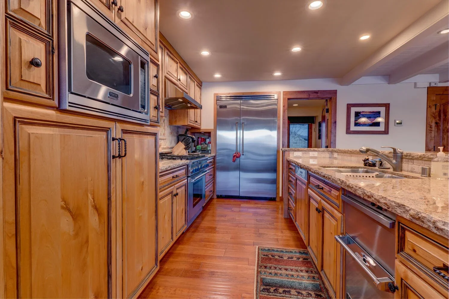 3600+N+Lake+Blvd+112+Tahoe-large-008-013-Kitchen-1500x1000-72dpi.webp