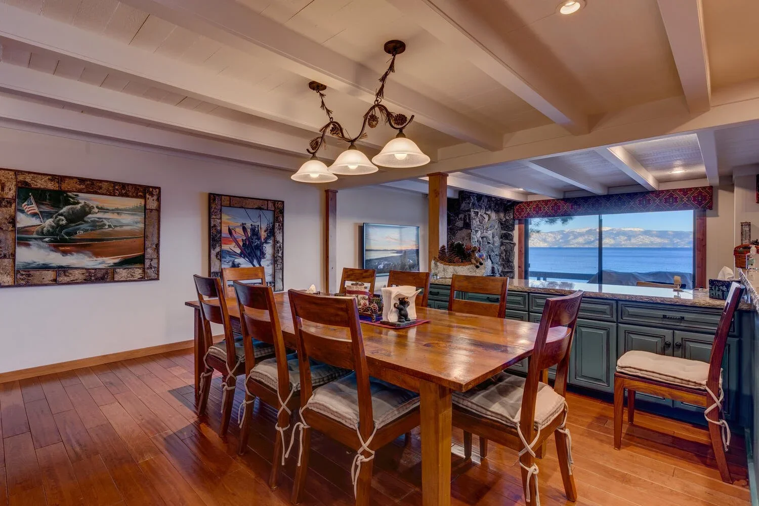 3600+N+Lake+Blvd+112+Tahoe-large-010-010-Dining+Room-1500x1000-72dpi.webp