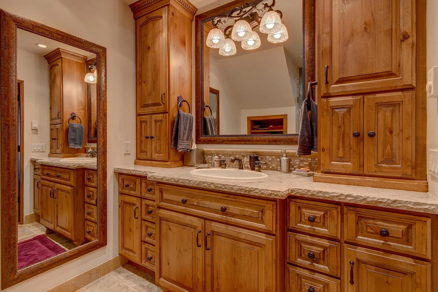 3600+N+Lake+Blvd+112+Tahoe-large-013-009-Primary+Bathroom-1500x1000-72dpi.webp
