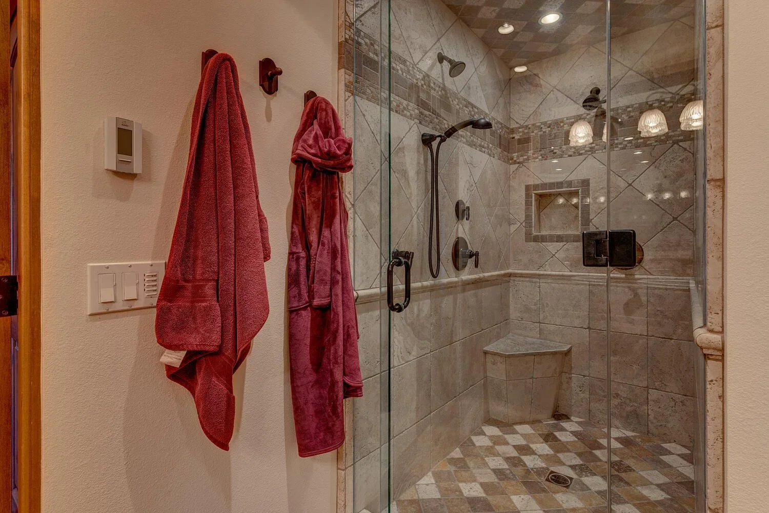 3600+N+Lake+Blvd+112+Tahoe-large-014-014-Primary+Bathroom-1500x1000-72dpi.webp