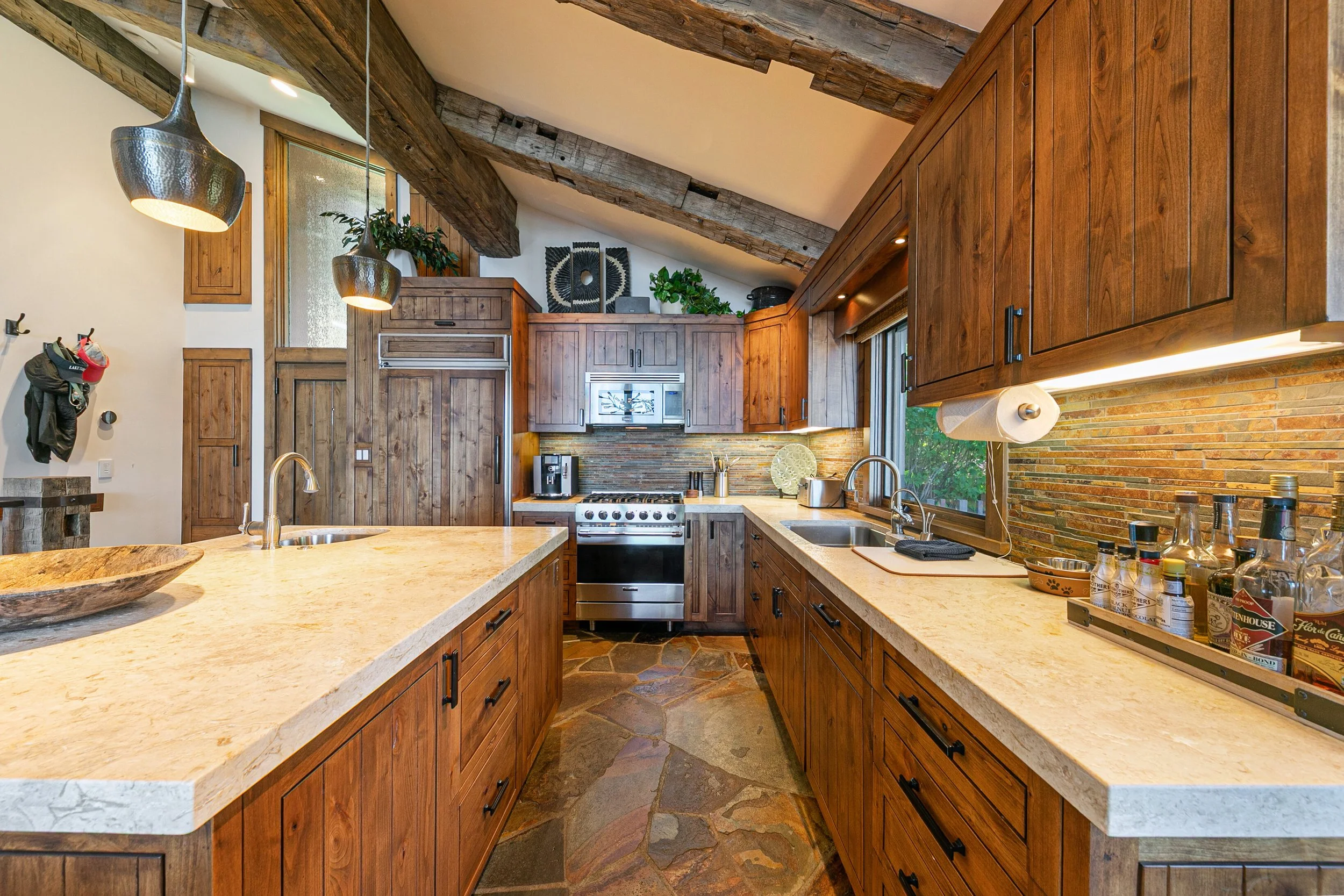 015-016-Interior-3276x2185.jpg