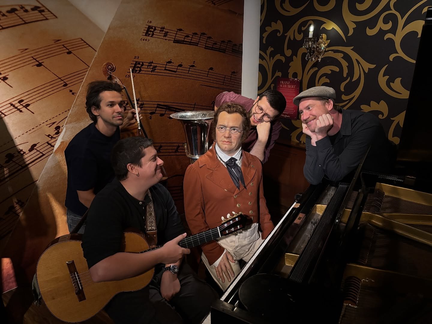 Morgen, 8.10.2025, 10 Jahre &bdquo;The Erlkings&ldquo; im @porgyandbessvienna mit @loibnermatthias @die_strottern @johannesheld Danke lieber Franz f&uuml;r deine sch&ouml;ne Musik, danke @madame_tussauds_wien f&uuml;r die M&ouml;glichkeit mit unserem