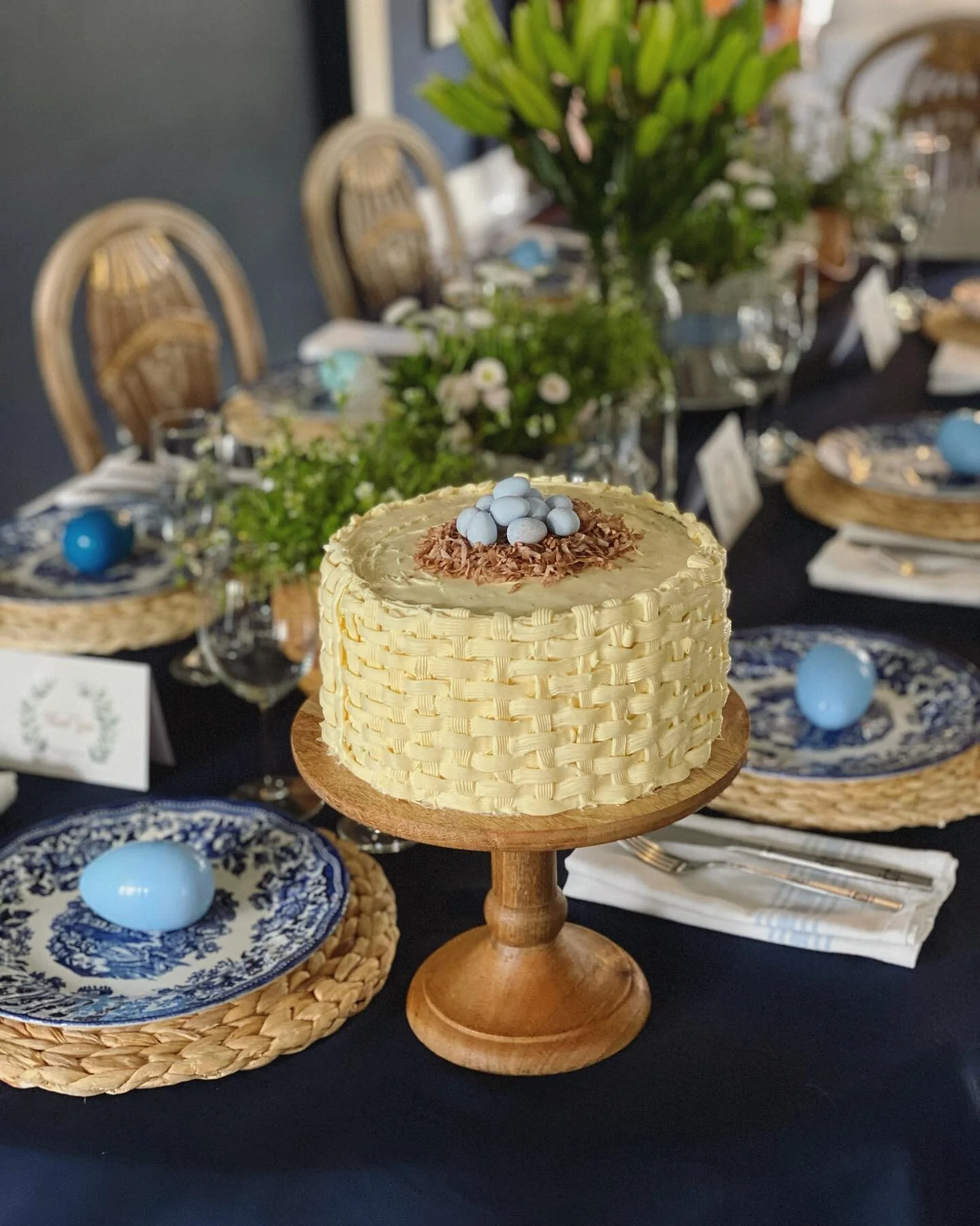 Spring has sprung! I had so much fun creating this Easter table with linens from @crateandbarrel and plants from @shopterrain  The amazing chocolate and vanilla buttercream cake was created by yours truly. Happy Easter!