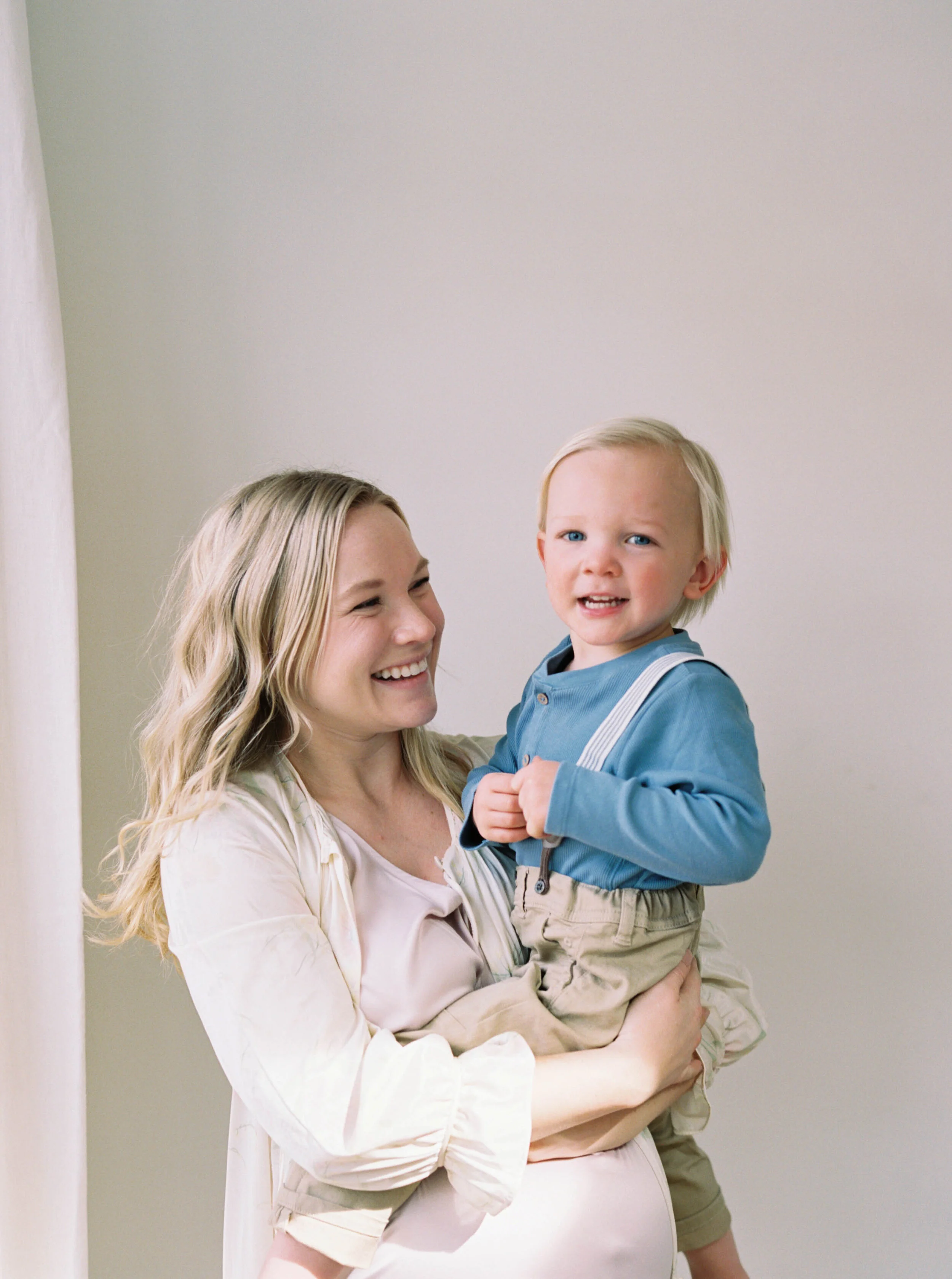 sweet maternity session on film in baltimore, maryland