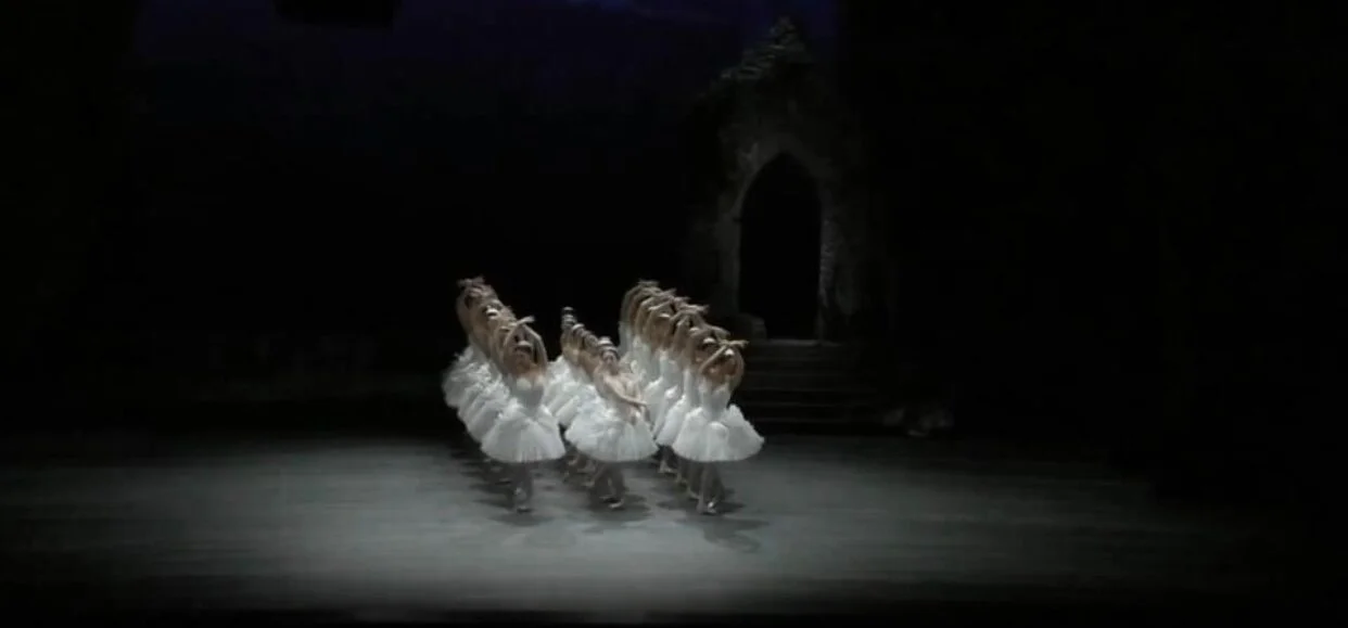 The start of the swan-maidens’ waltz. First night of Alexei Ratmansky’s 2016 production of “Swan Lake”, Zürich Ballet.