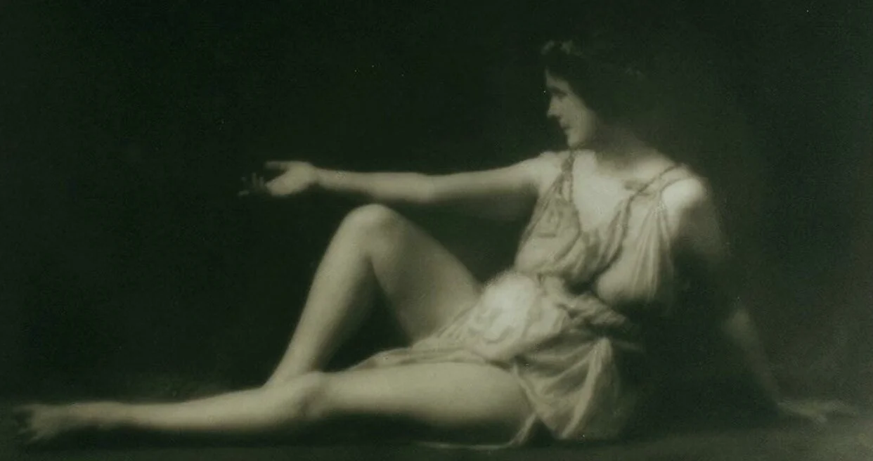 118: Isadora Duncan, photographed by Arnold Genthe