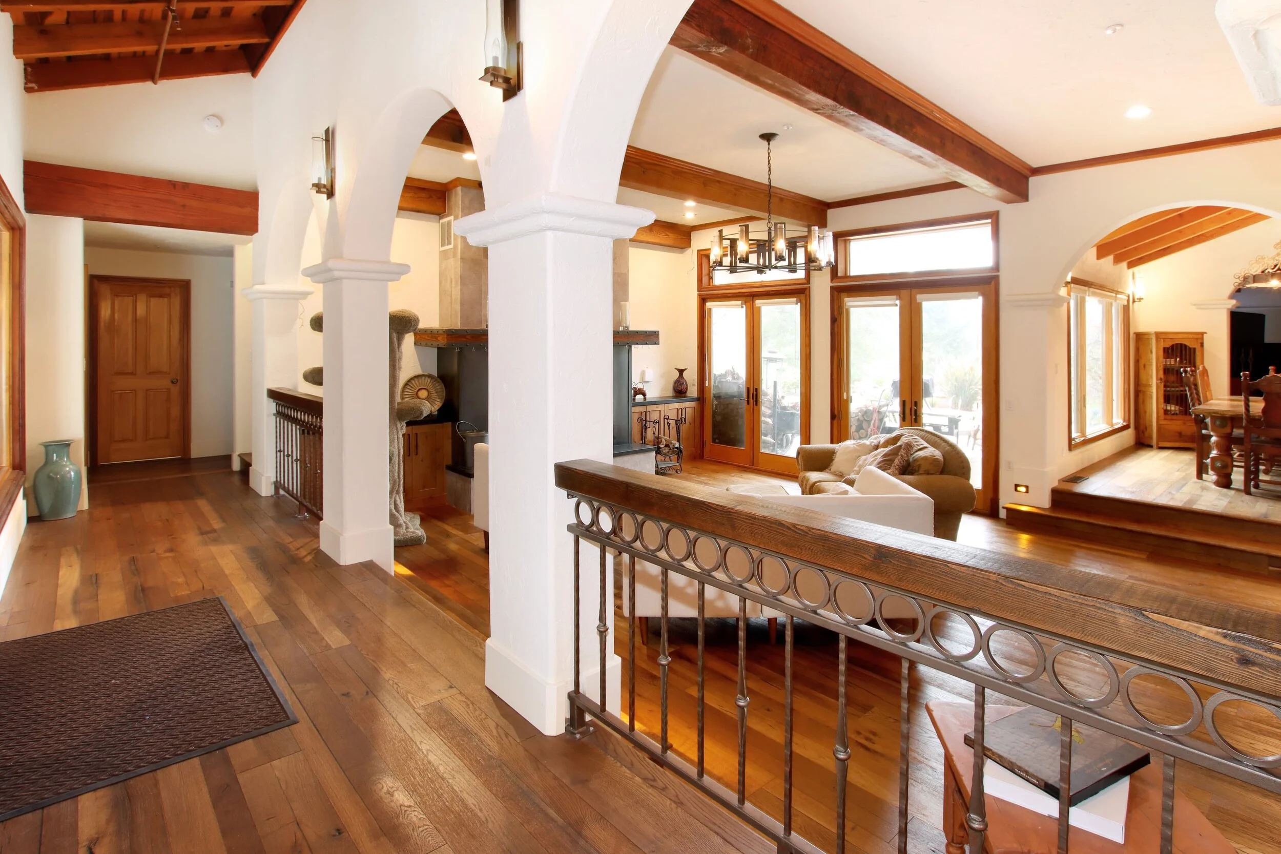 Santa-Cruz-mountains-hideaway-living-room-remodel-entryway-re.jpg
