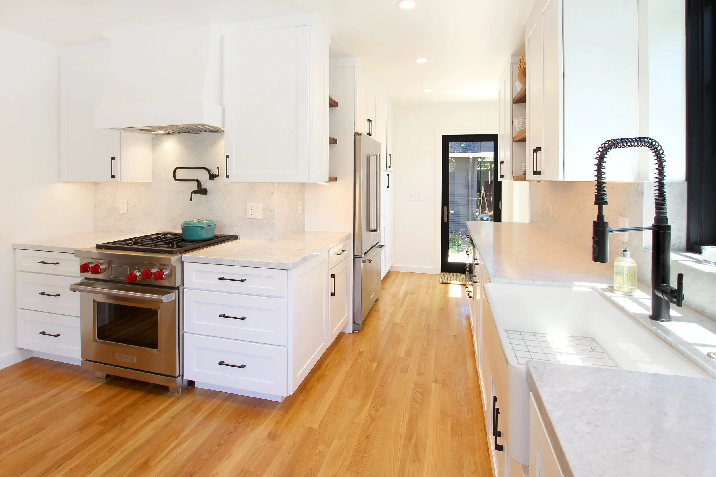 Beach Bungalow; Farmhouse Outdoor Kitchen Remodel by Elite Construction Services Inc project photo 7