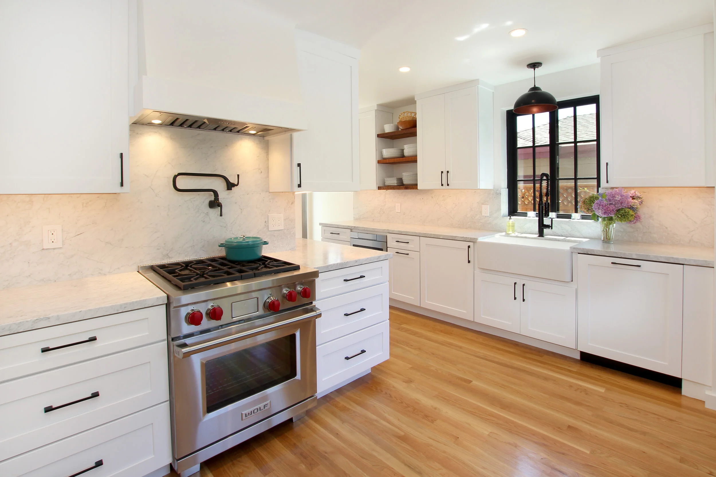 Beach Bungalow; Farmhouse Outdoor Kitchen Remodel by Elite Construction Services Inc project photo 8