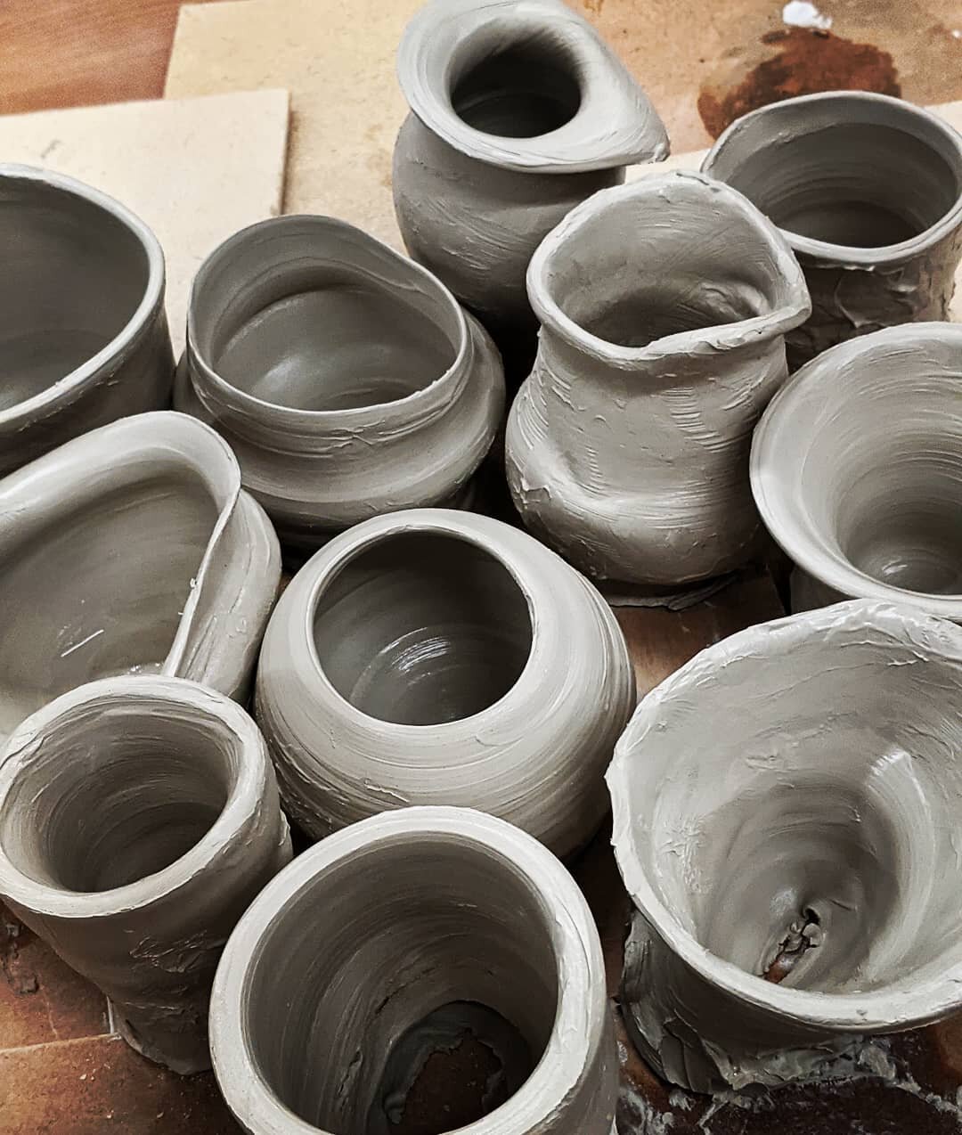 I love the unique shapes people make when they begin to throw. These free &amp; fluid forms have great character!

#throwingclay #potteryclass  #primarystudiosnottingham  #handmade