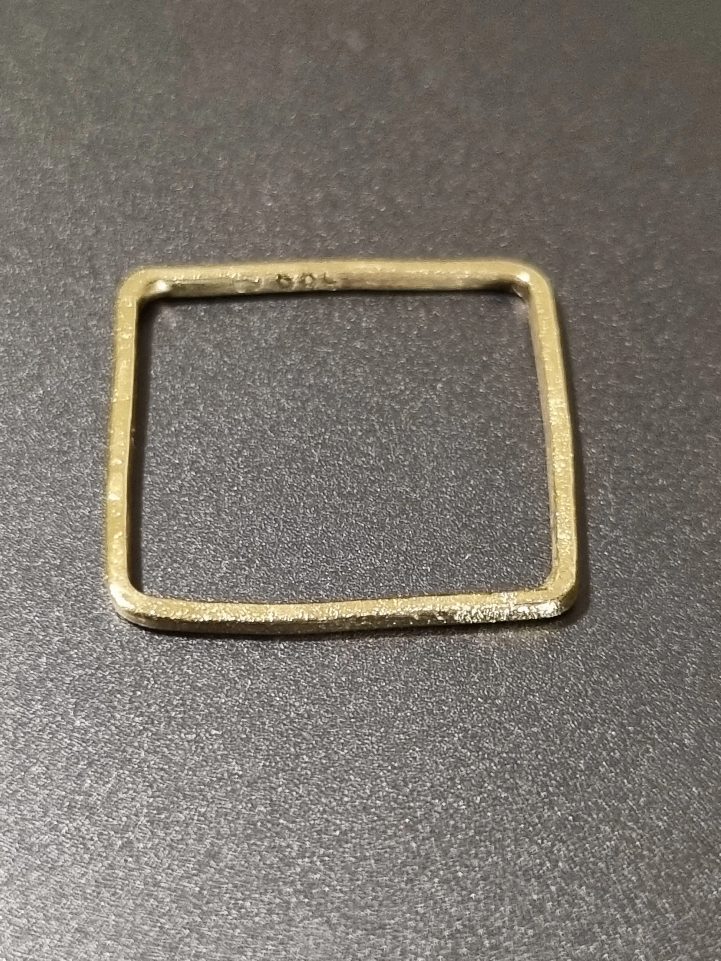 square_gold_1.jpg