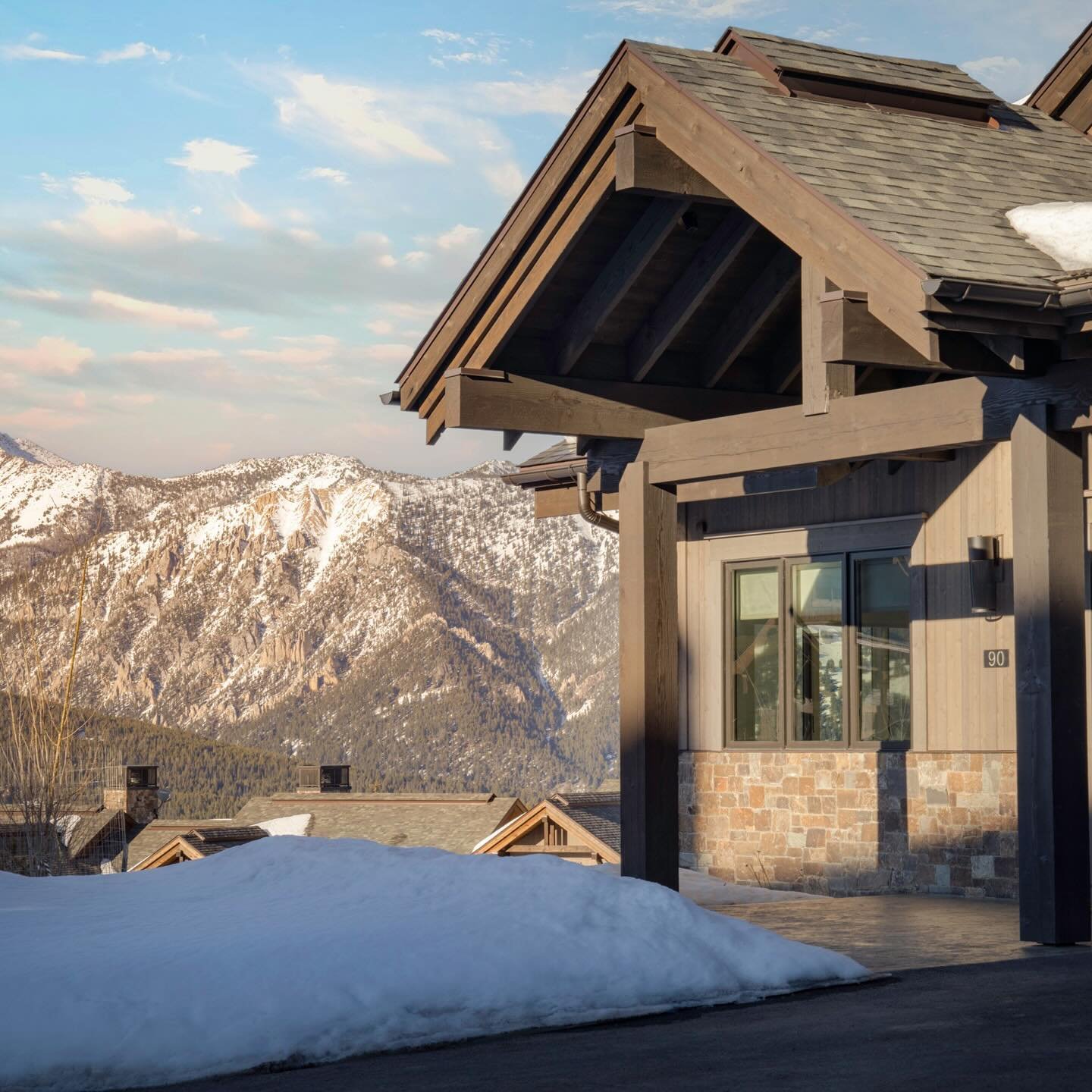 Being in a Mountain home is an unbeatable feeling. Something about being surrounded by trees and bringing the magic of Montana inside makes this home truly shine. This project was a labor of love and seeing it all come together is rewarding beyond be