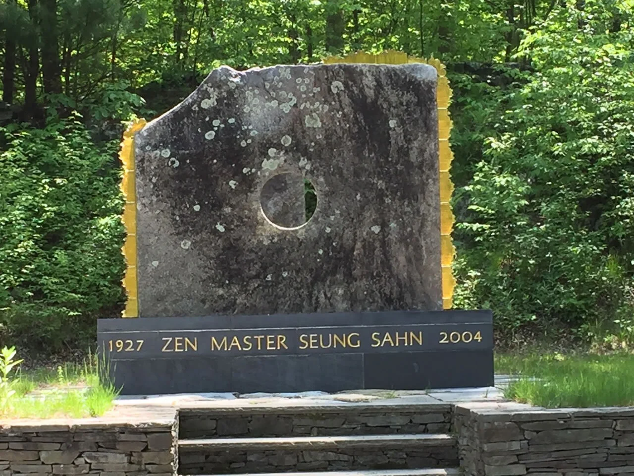 Zen_Master_Seung_Sahn_memorial.jpg