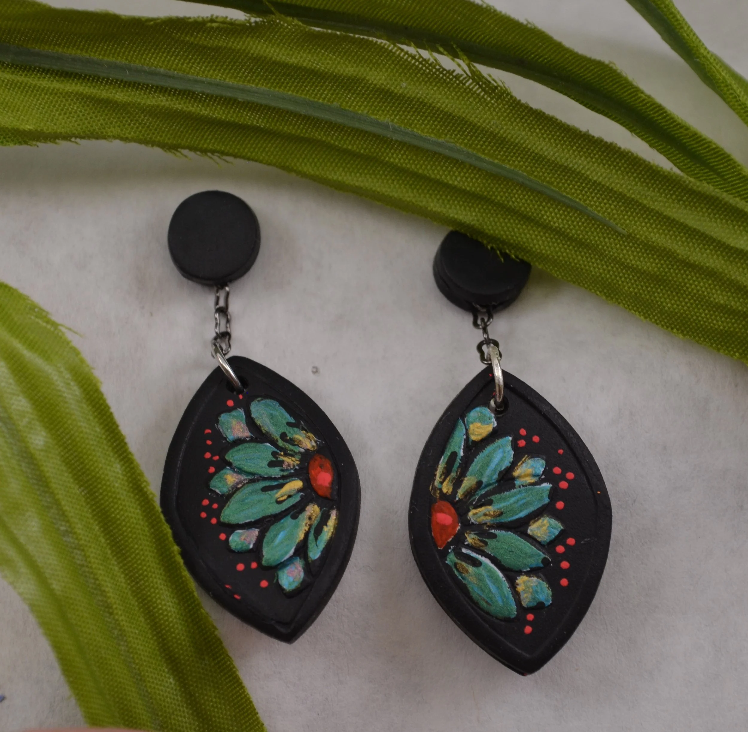 Earrings Daisy1.JPG