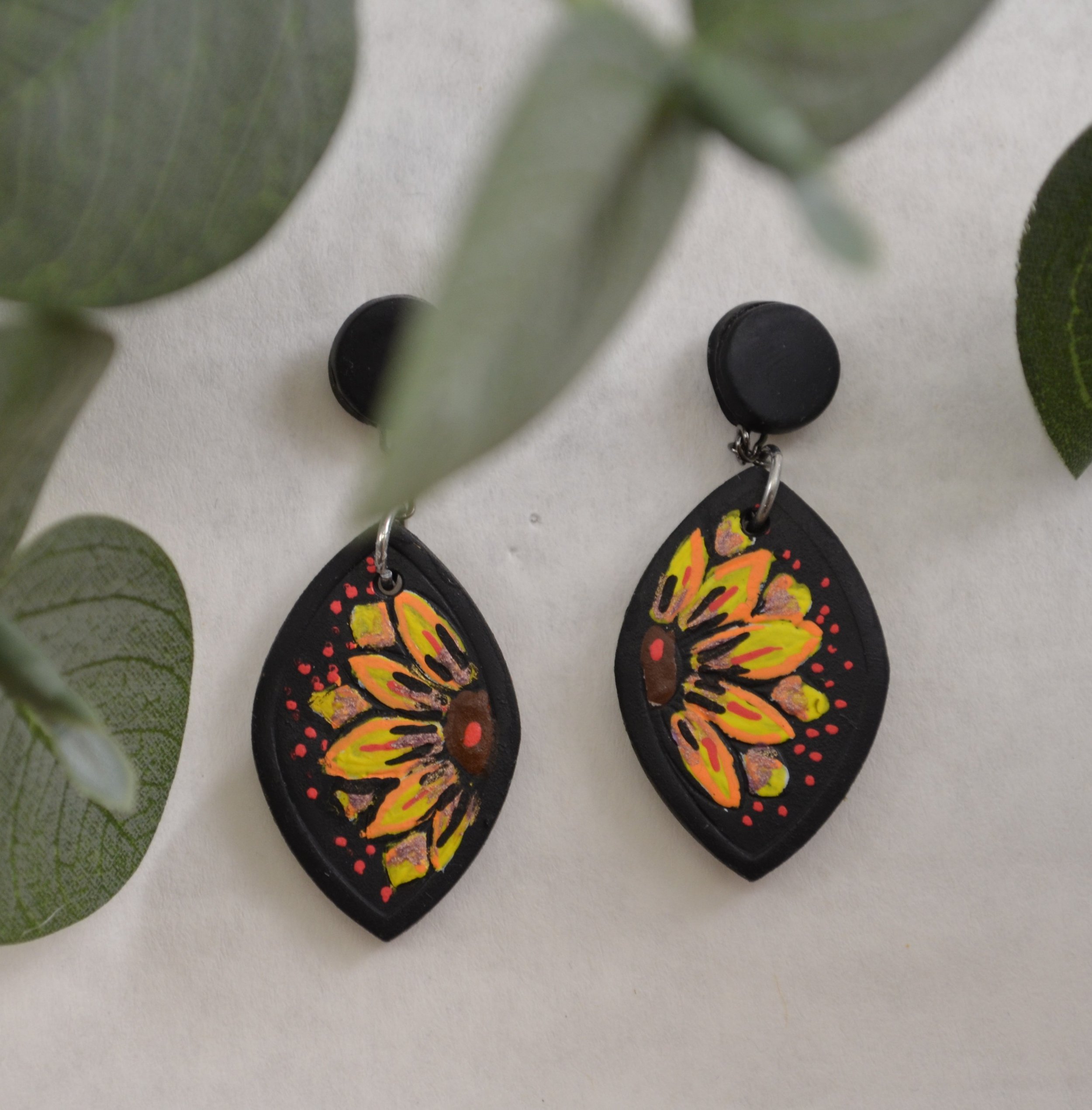 Earrings Daisy 4.JPG