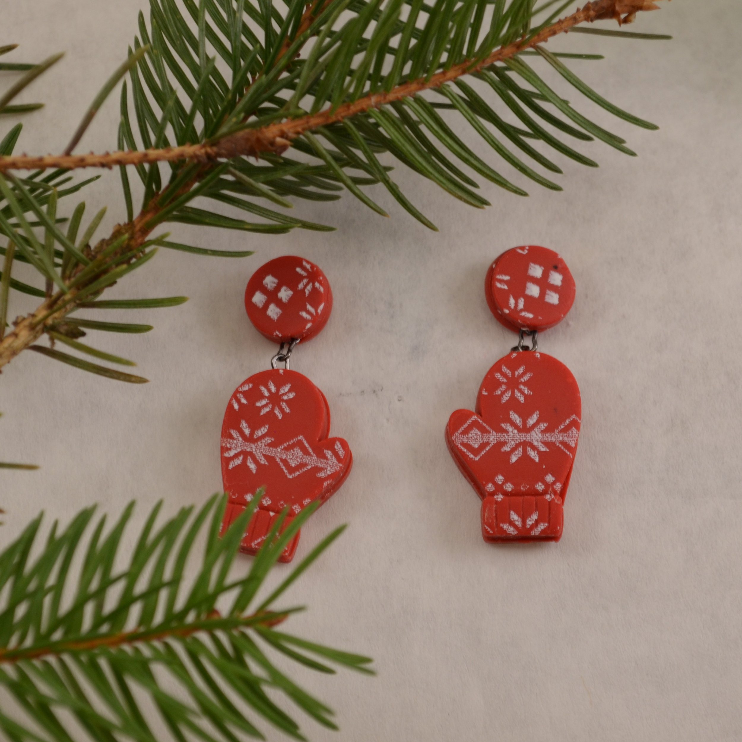 Red mIttens 1.JPG